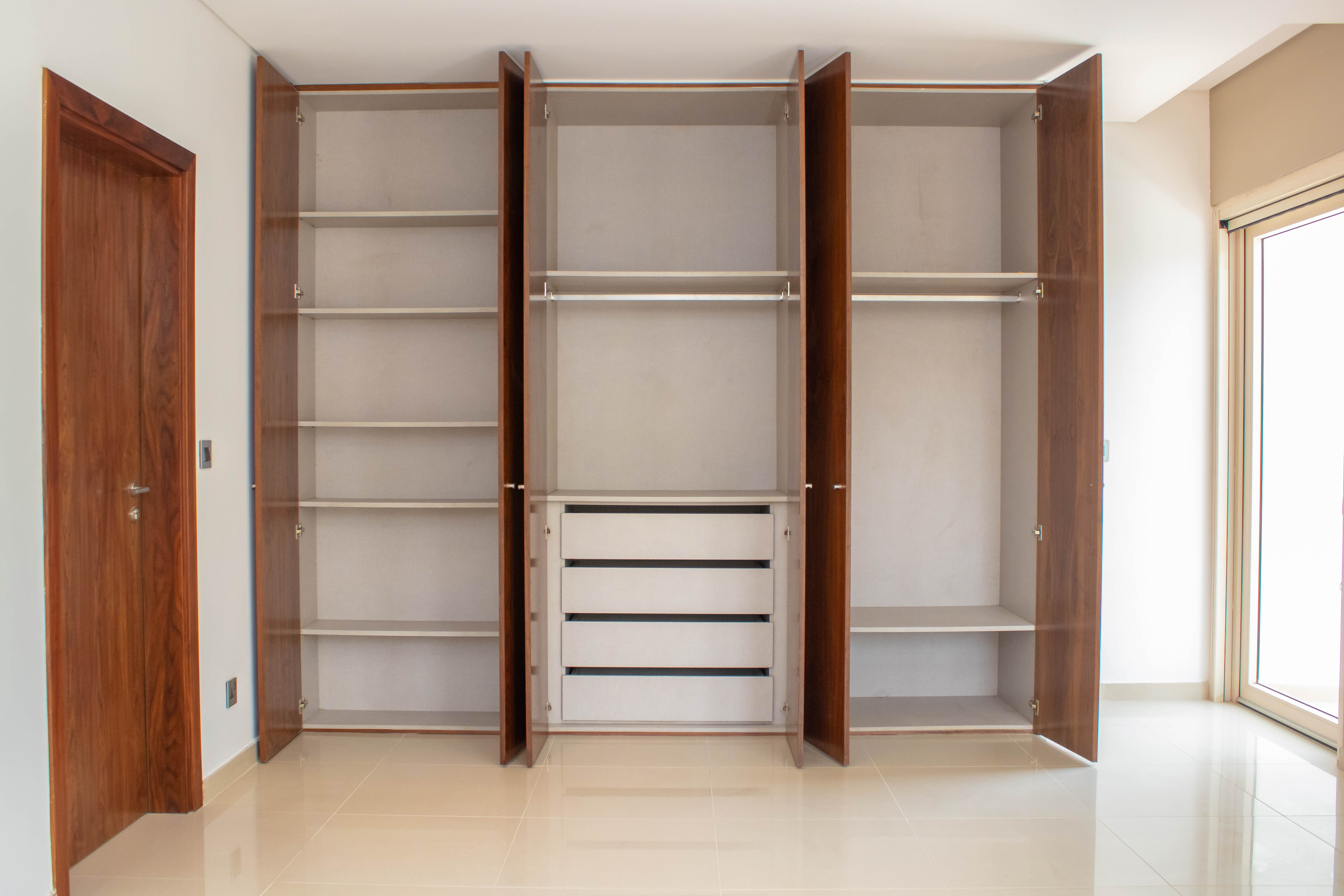 Cliffside Apartment, Airport Residential
