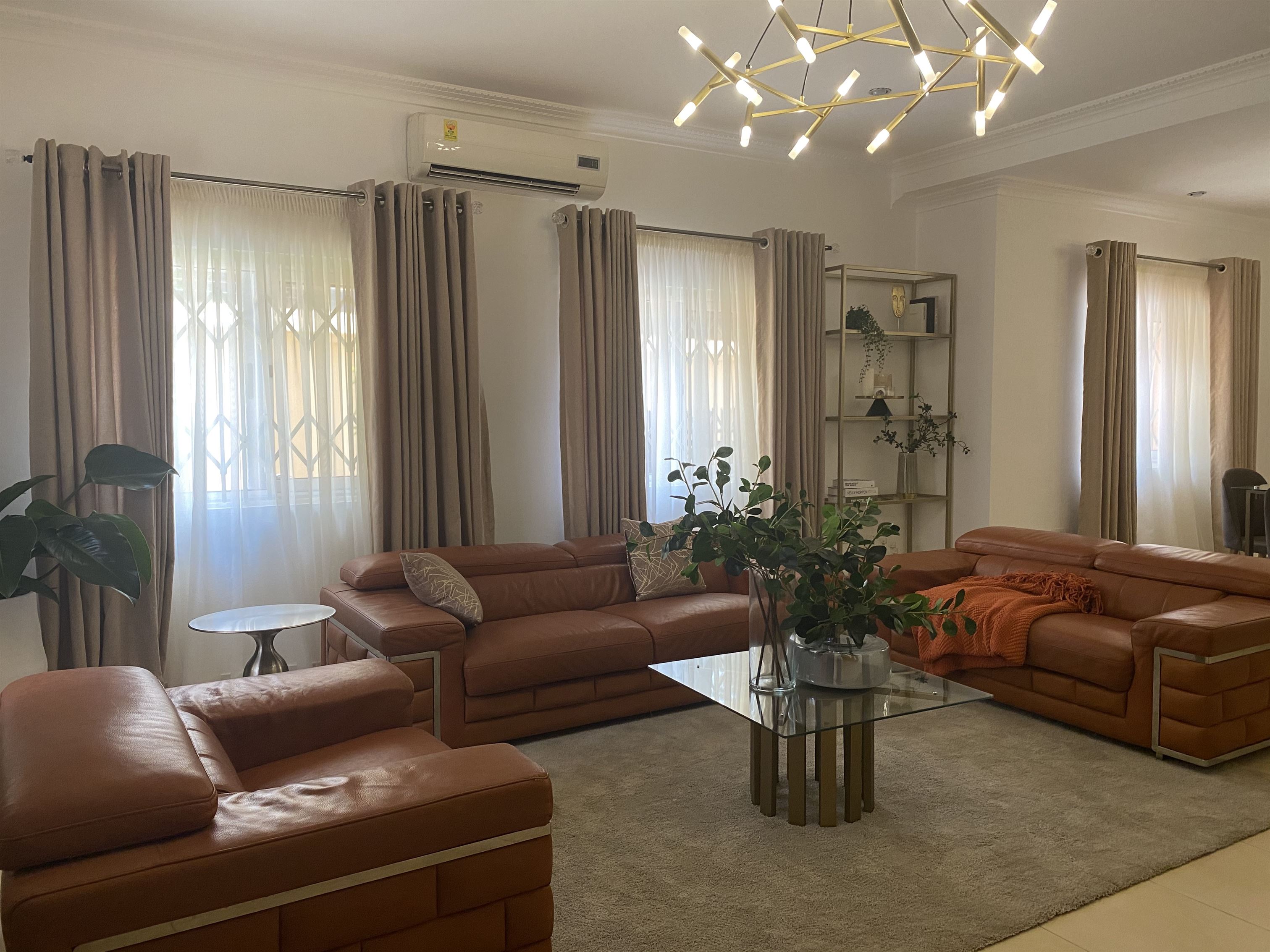 Cliffside Apartment, Airport Residential