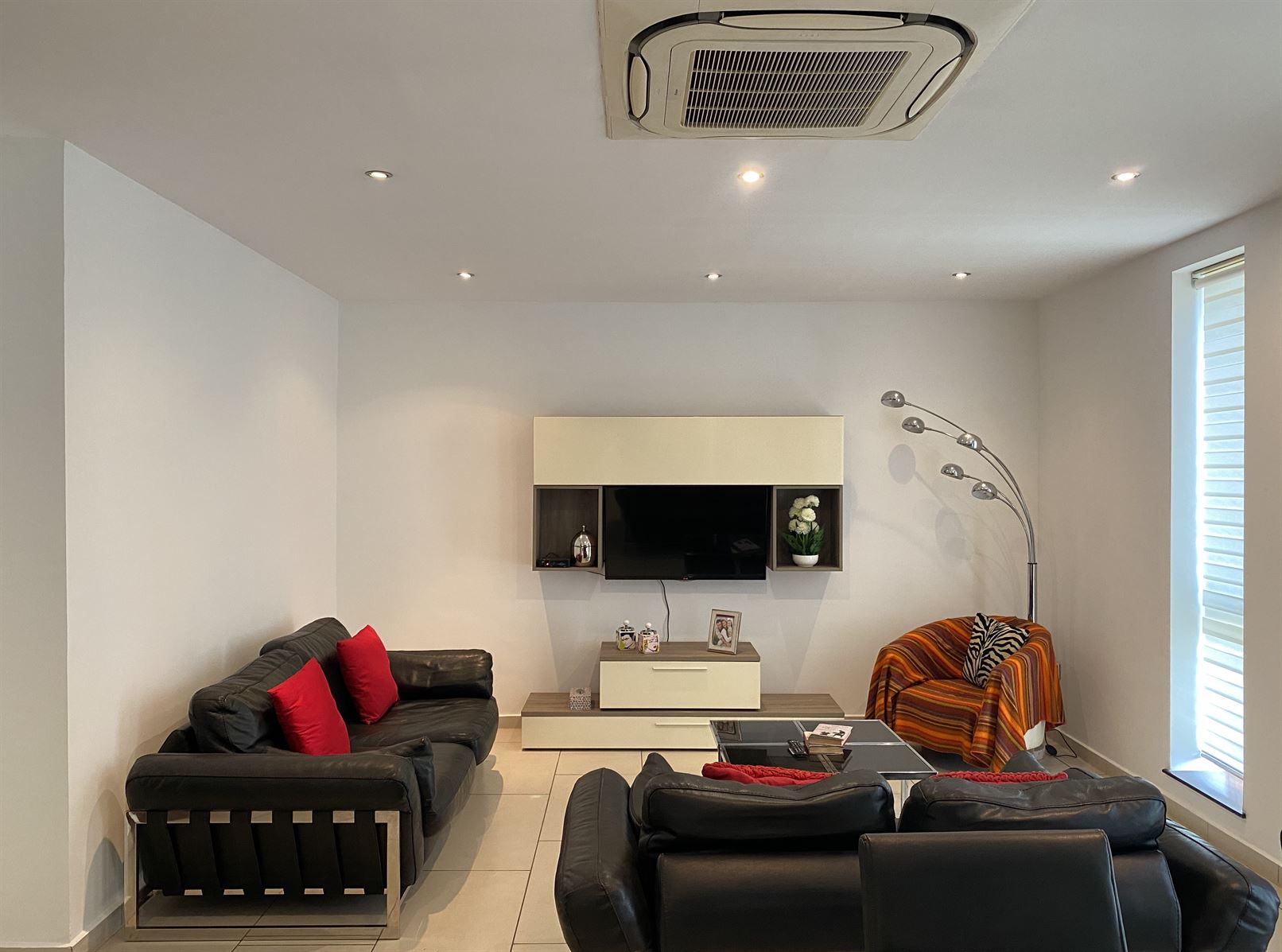 Cliffside Apartment, Airport Residential