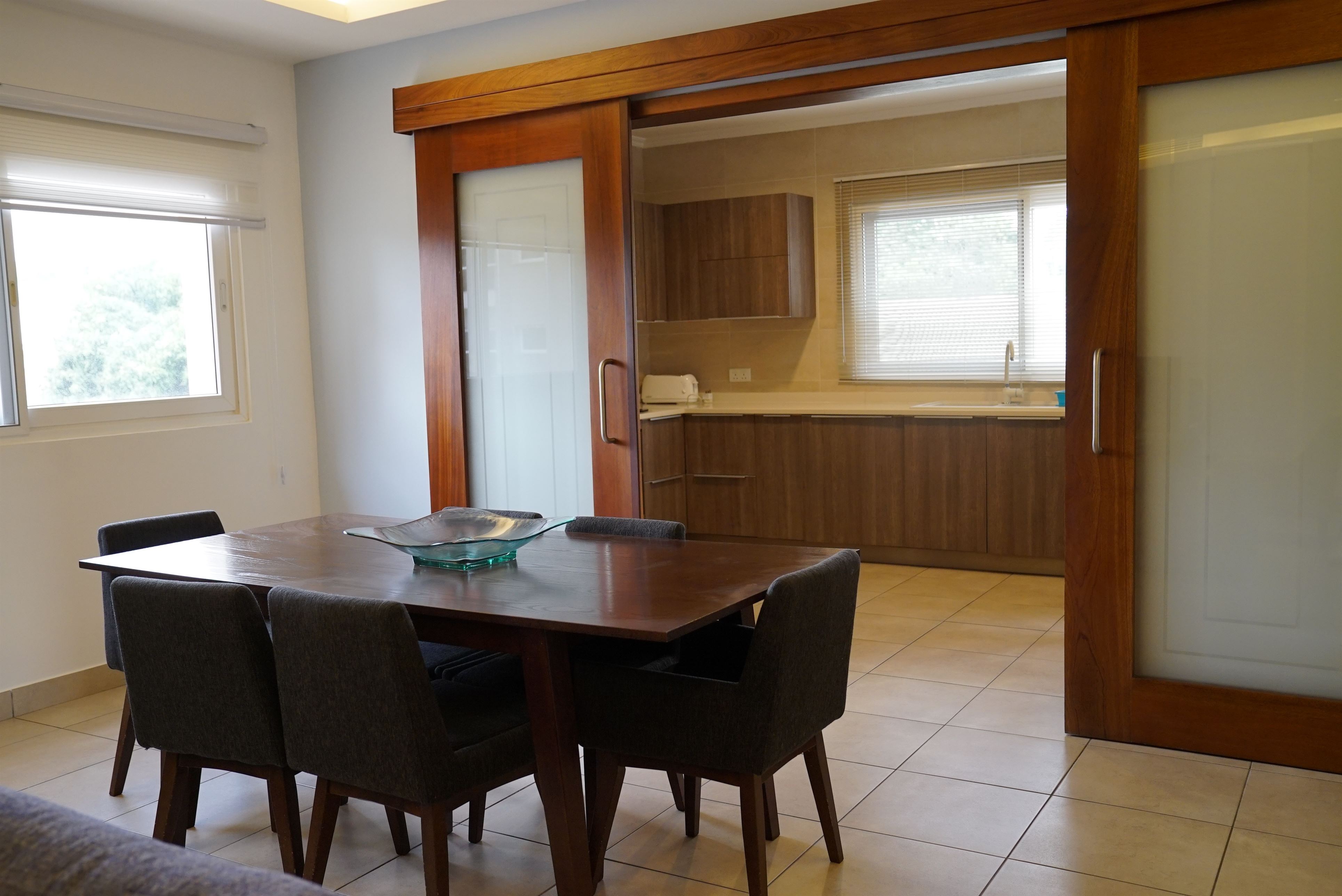 Cliffside Apartment, Airport Residential