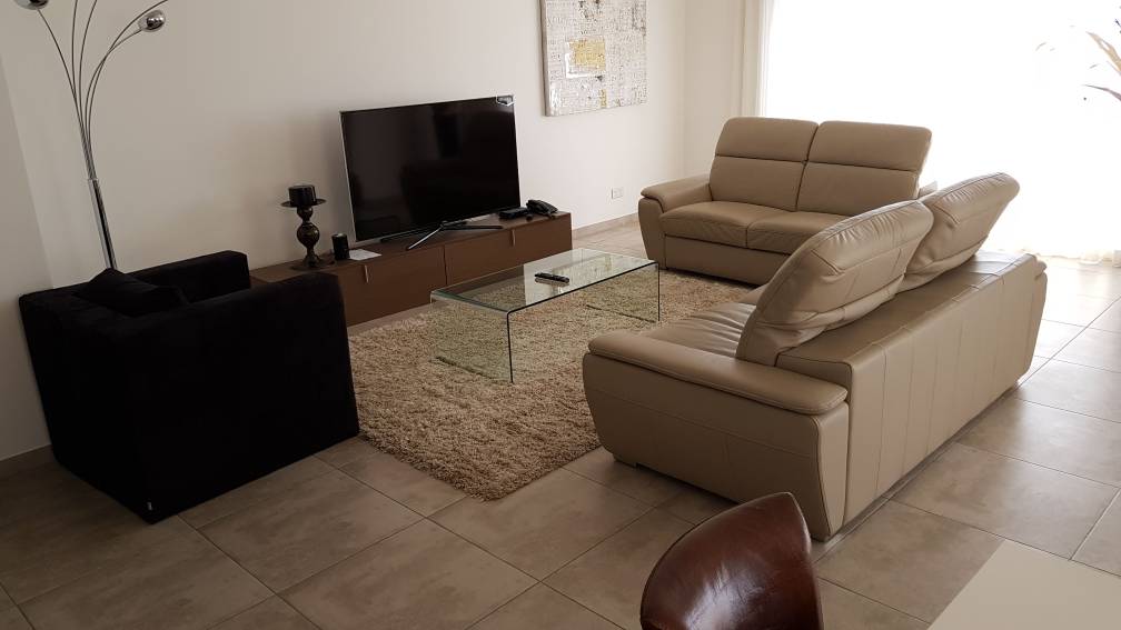 Cliffside Apartment, Airport Residential