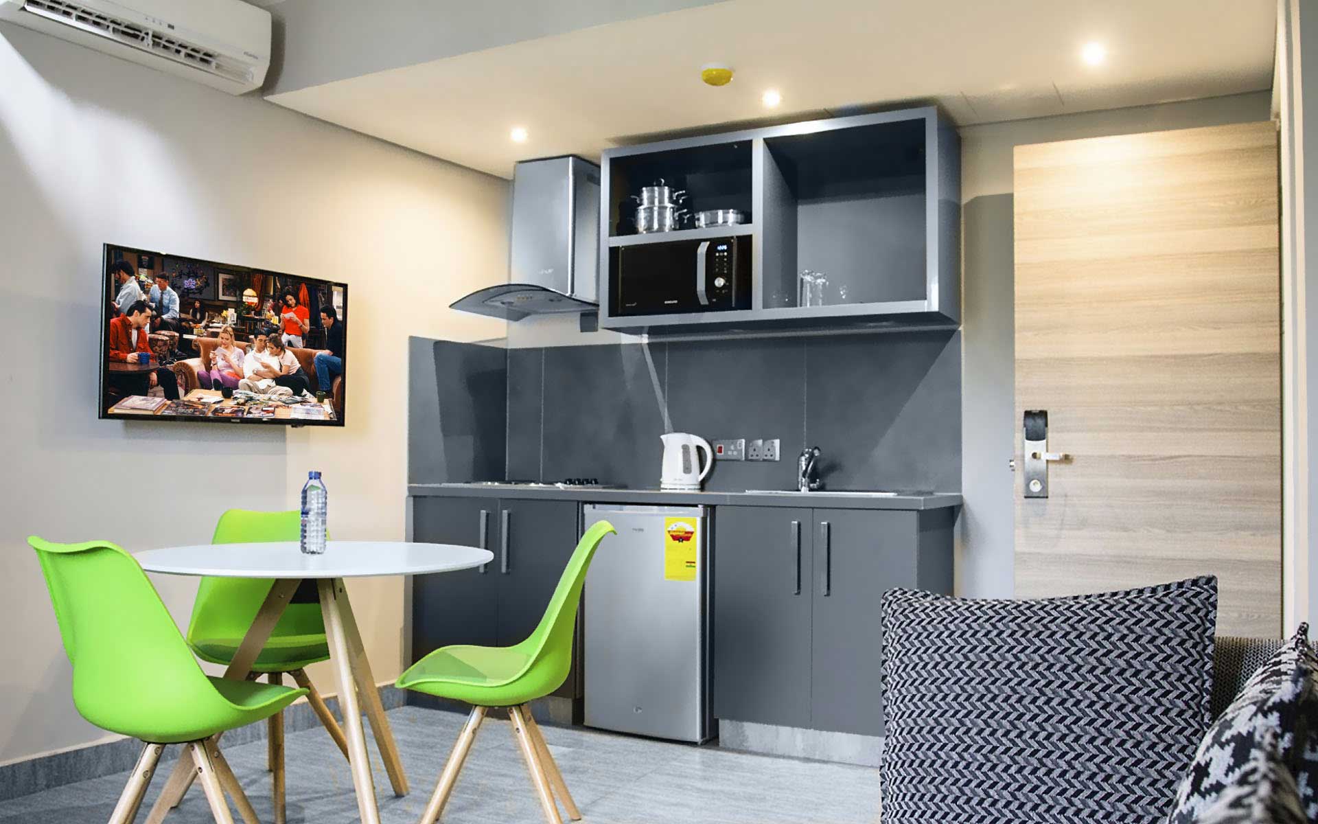 Cliffside Apartment, Airport Residential