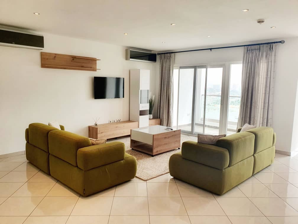 Cliffside Apartment, Airport Residential