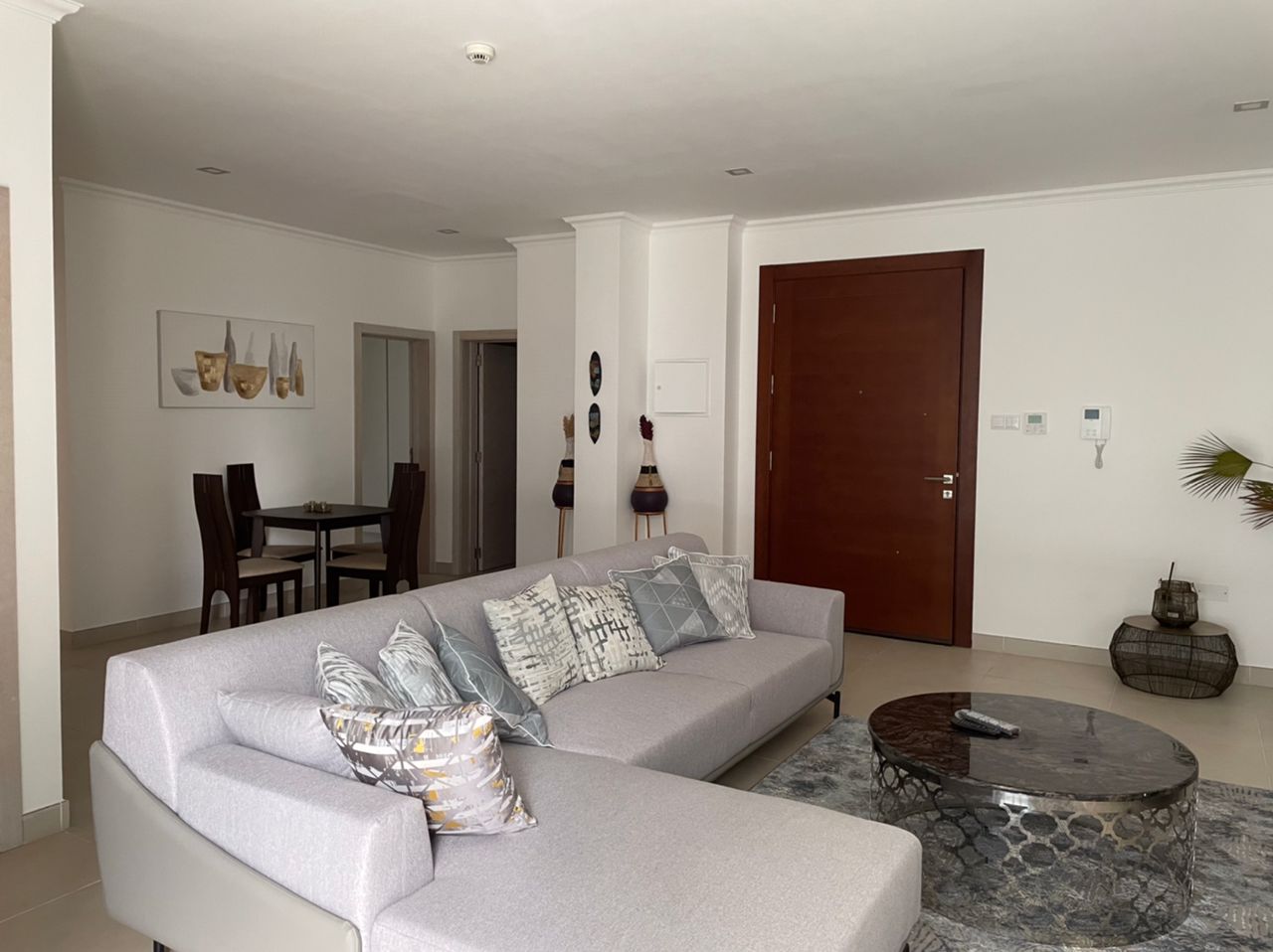 Cliffside Apartment, Airport Residential