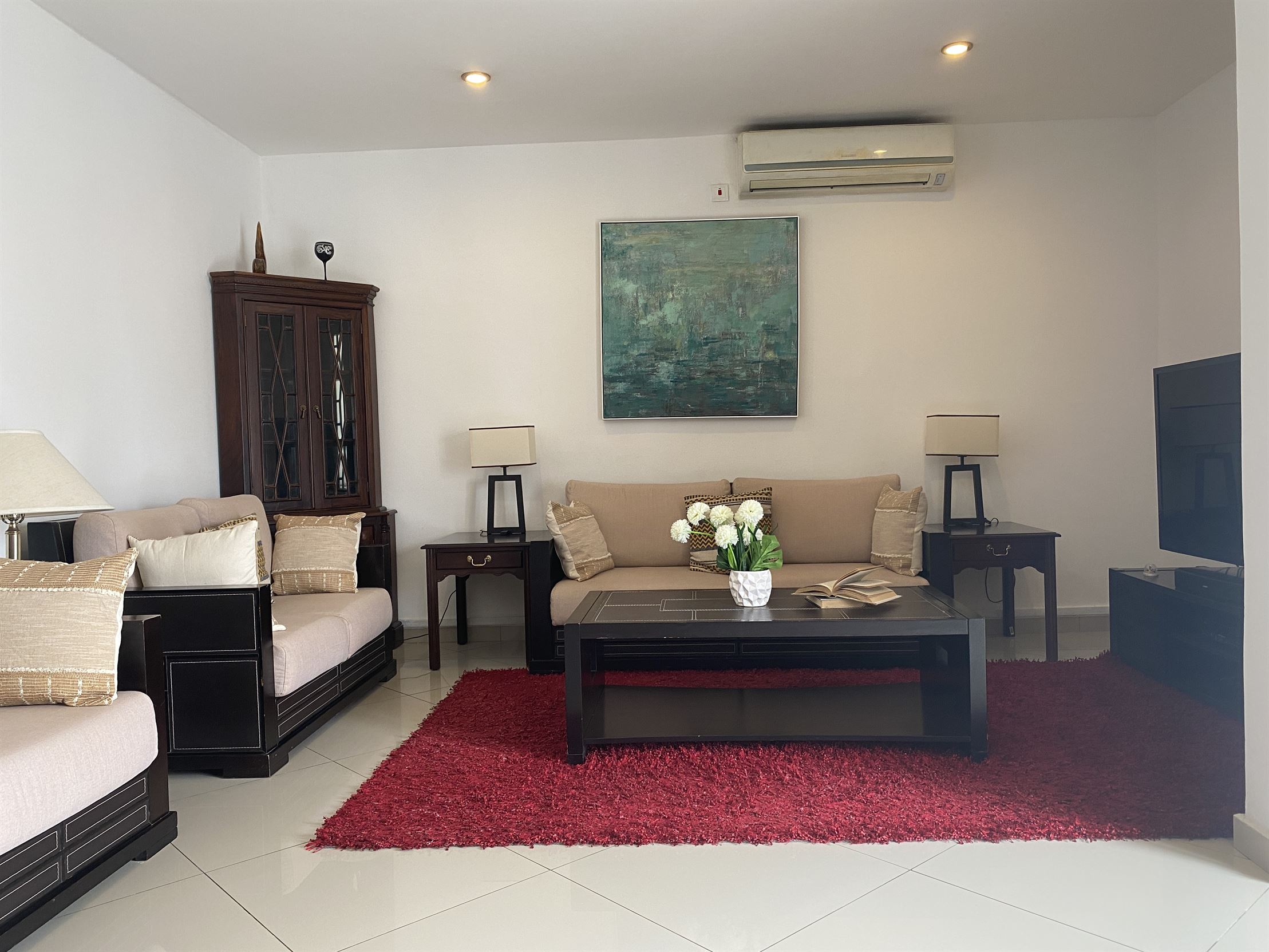 Cliffside Apartment, Airport Residential