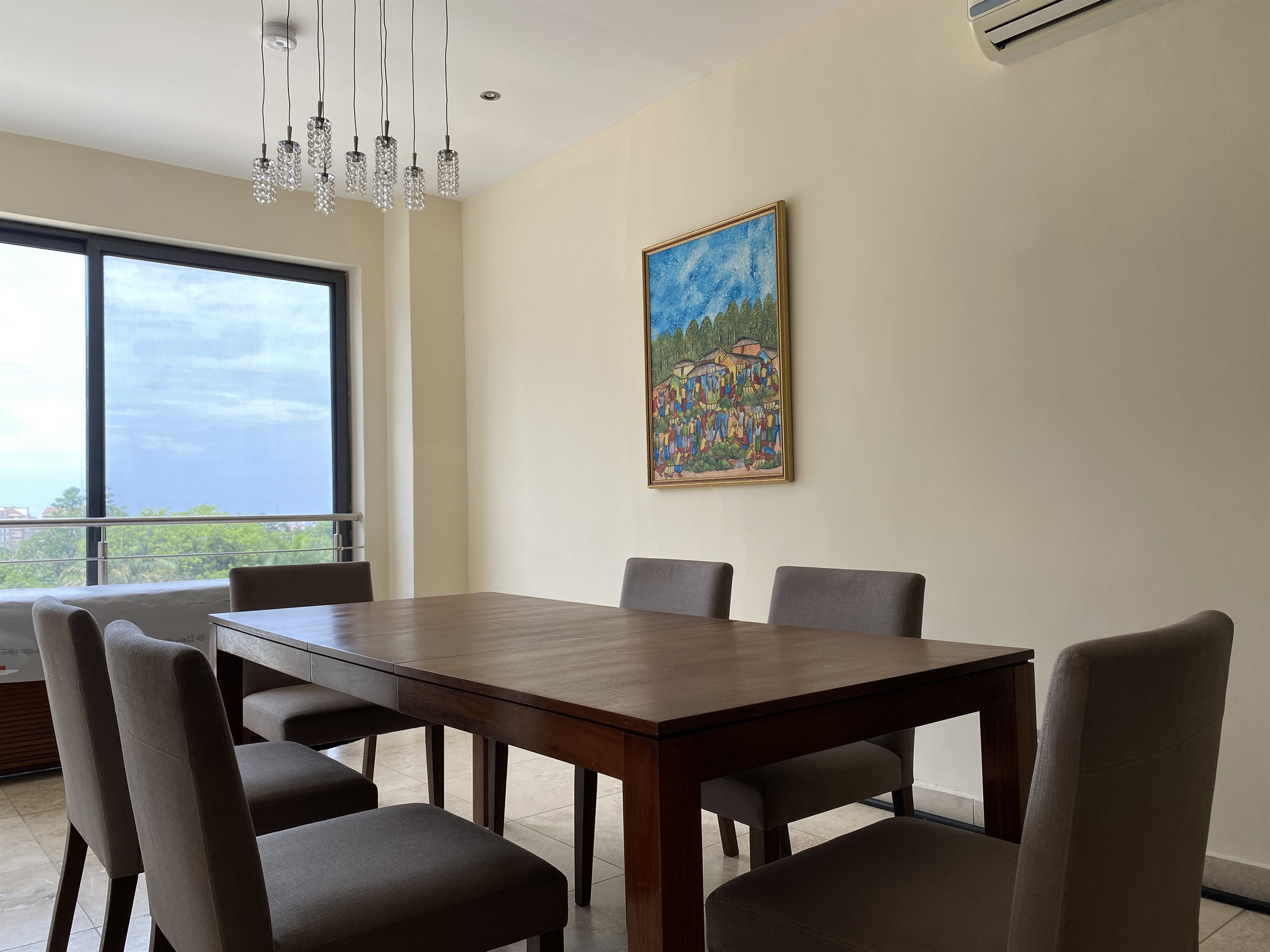 Cliffside Apartment, Airport Residential