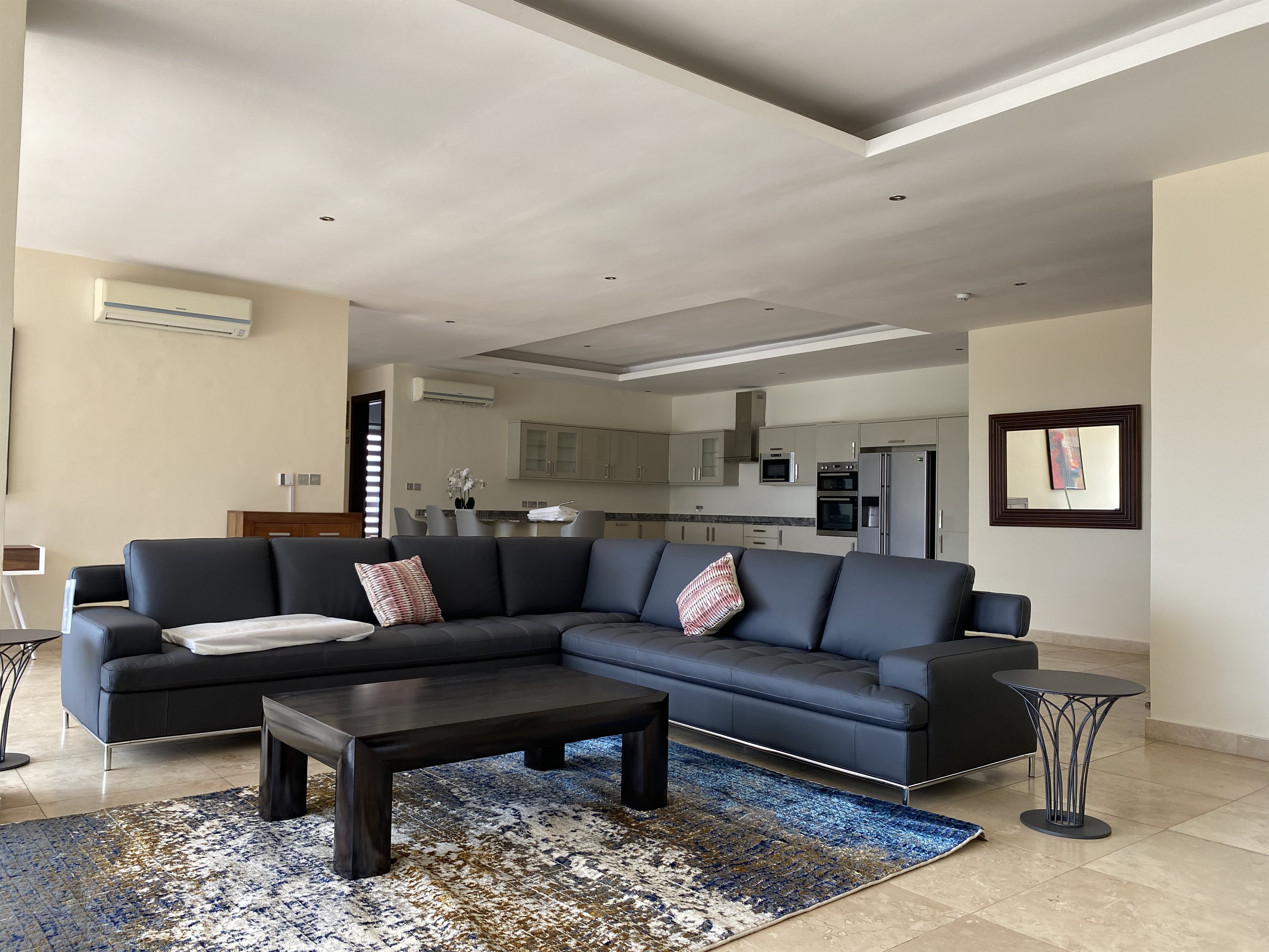Cliffside Apartment, Airport Residential