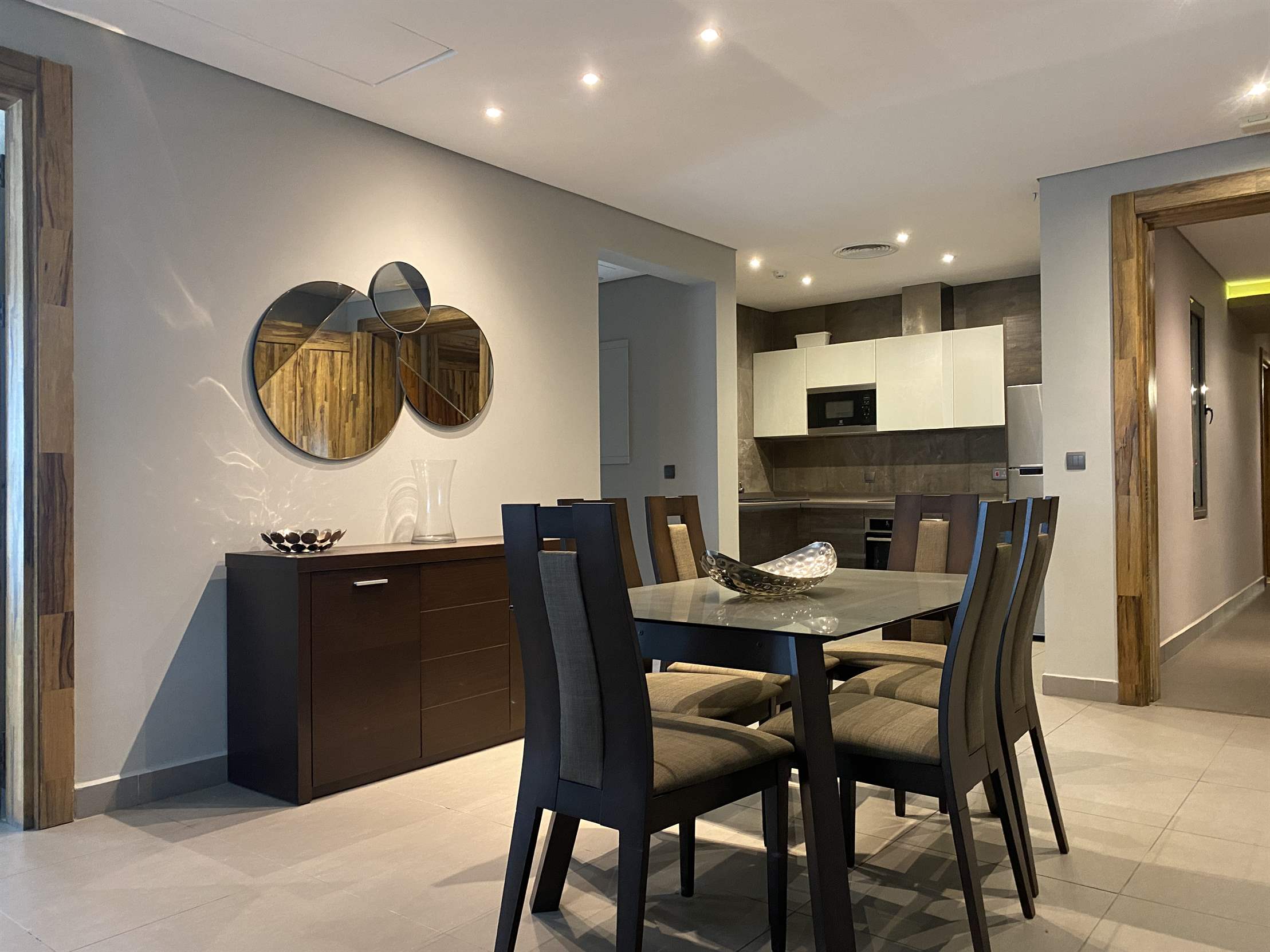 Cliffside Apartment, Airport Residential