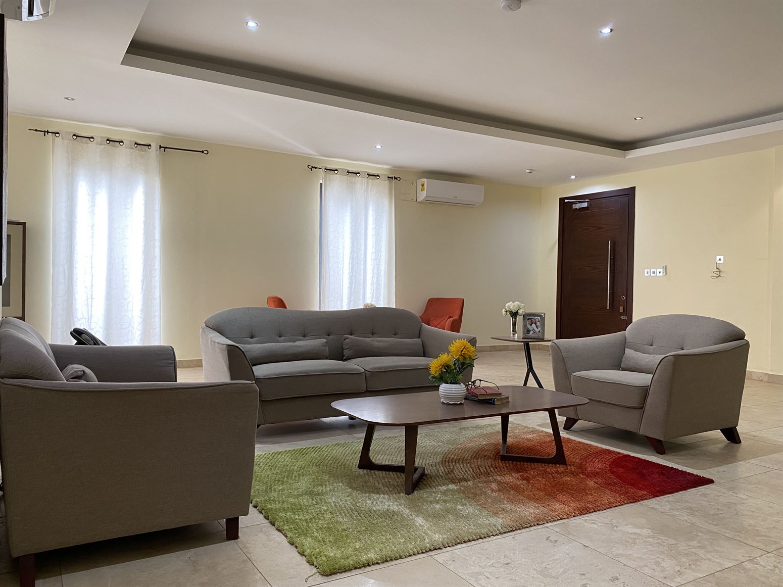 Cliffside Apartment, Airport Residential
