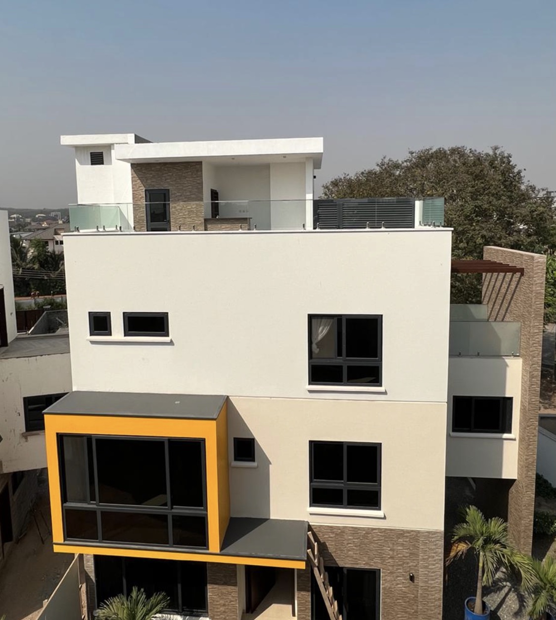 Cliffside Apartment, Airport Residential