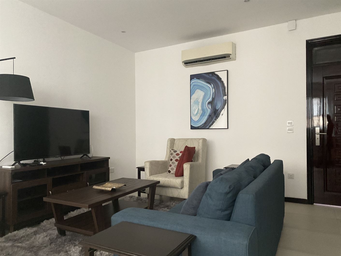 Cliffside Apartment, Airport Residential