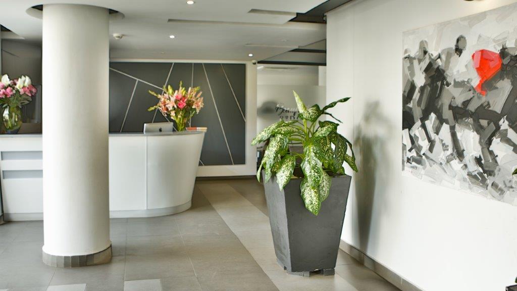 Cliffside Apartment, Airport Residential
