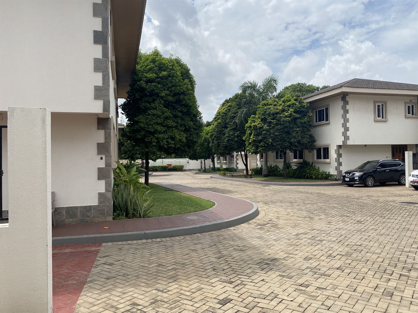 3 BEDROOM TOWNHOUSE IN RIDGE