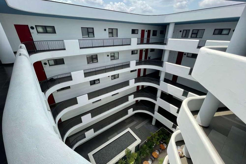 Cliffside Apartment, Airport Residential