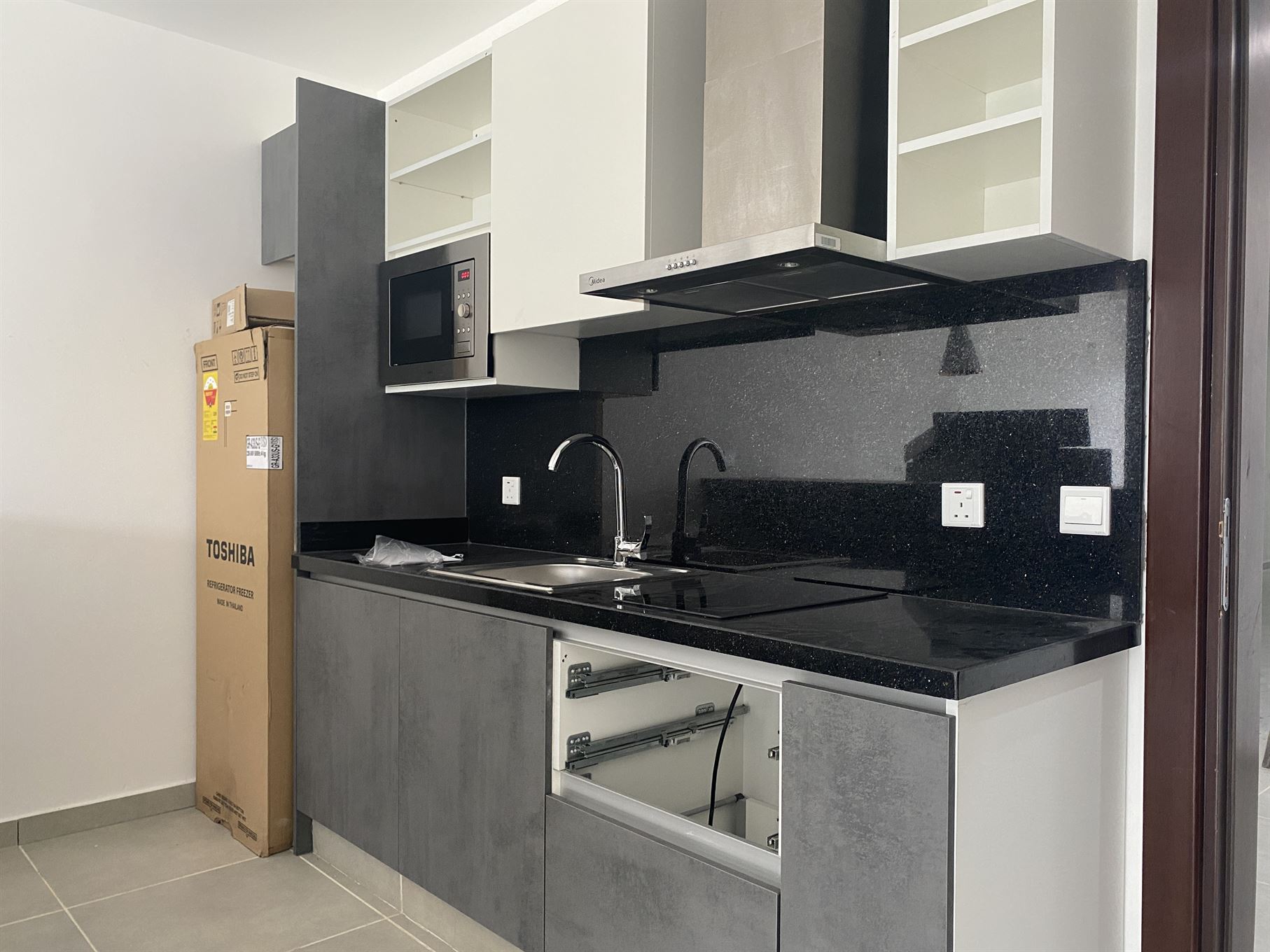 Cliffside Apartment, Airport Residential