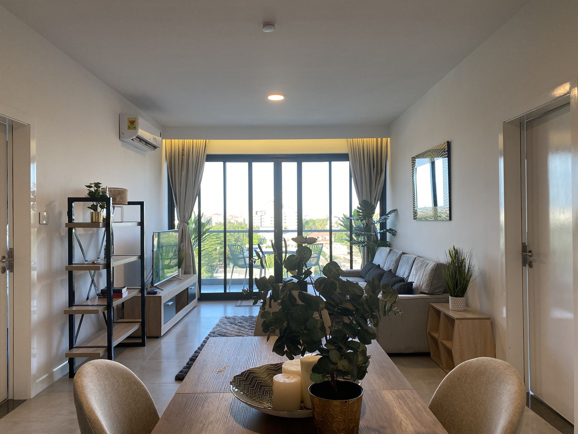 Cliffside Apartment, Airport Residential