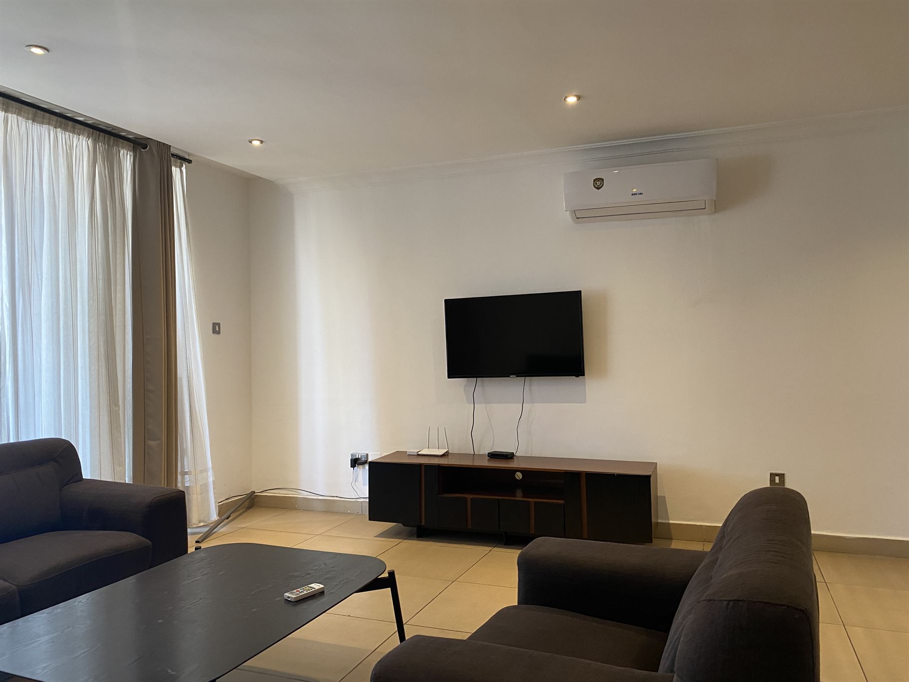 Cliffside Apartment, Airport Residential