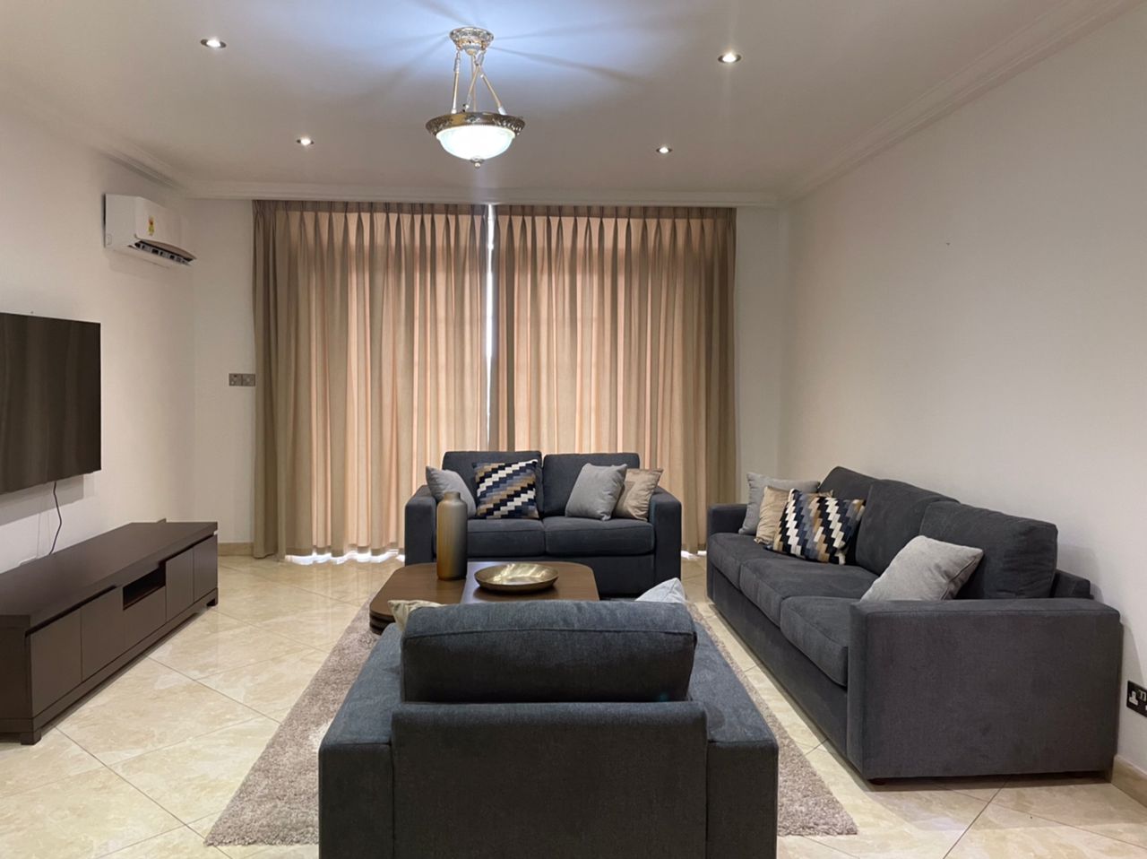 Cliffside Apartment, Airport Residential