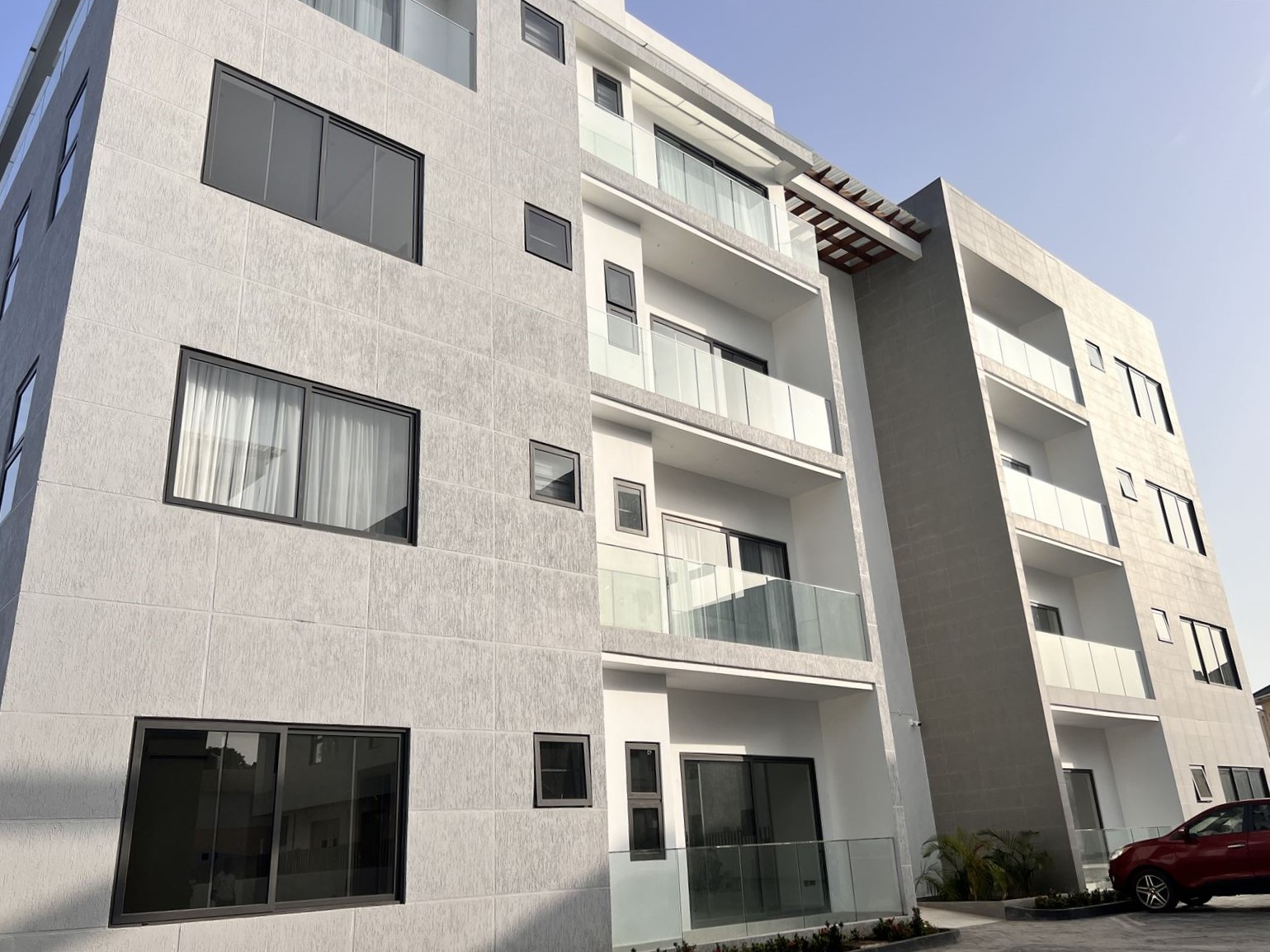 Cliffside Apartment, Airport Residential