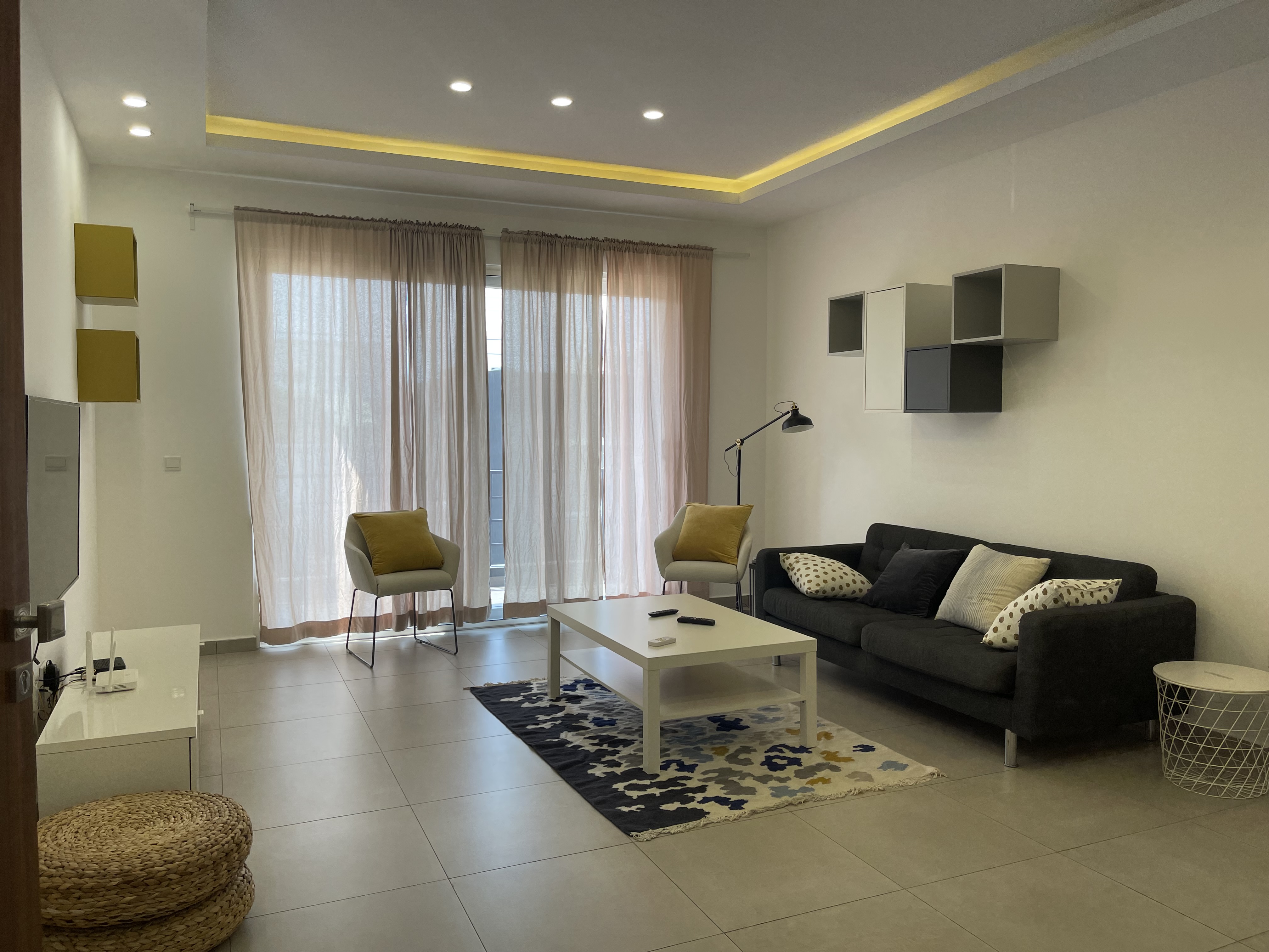 Cliffside Apartment, Airport Residential