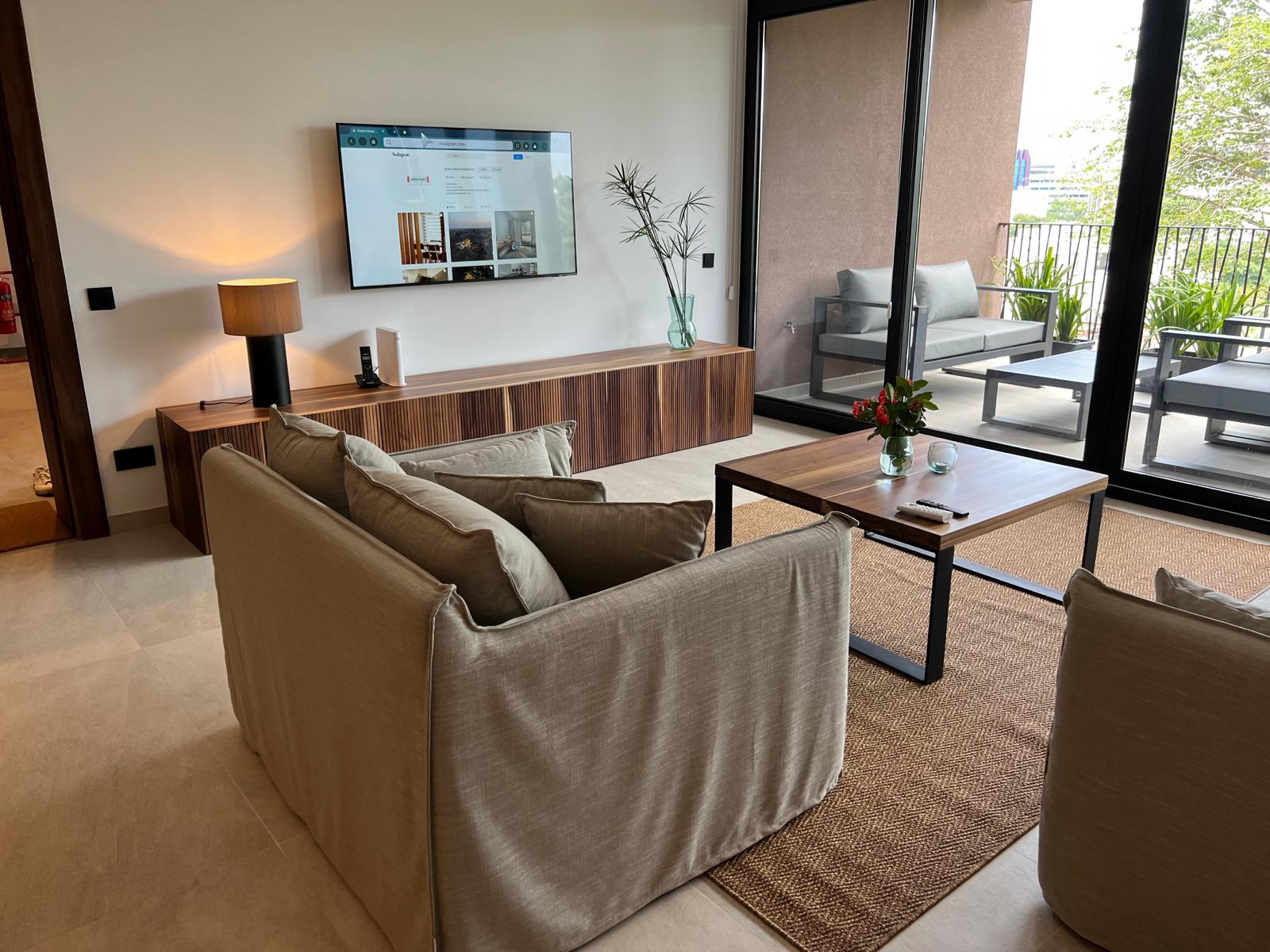 Cliffside Apartment, Airport Residential