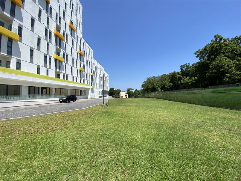 Cliffside Apartment, Airport Residential