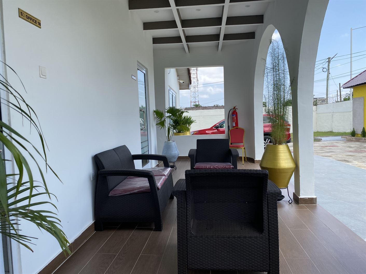 Cliffside Apartment, Airport Residential