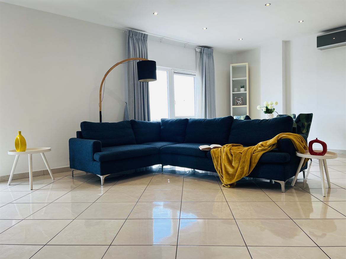 Cliffside Apartment, Airport Residential
