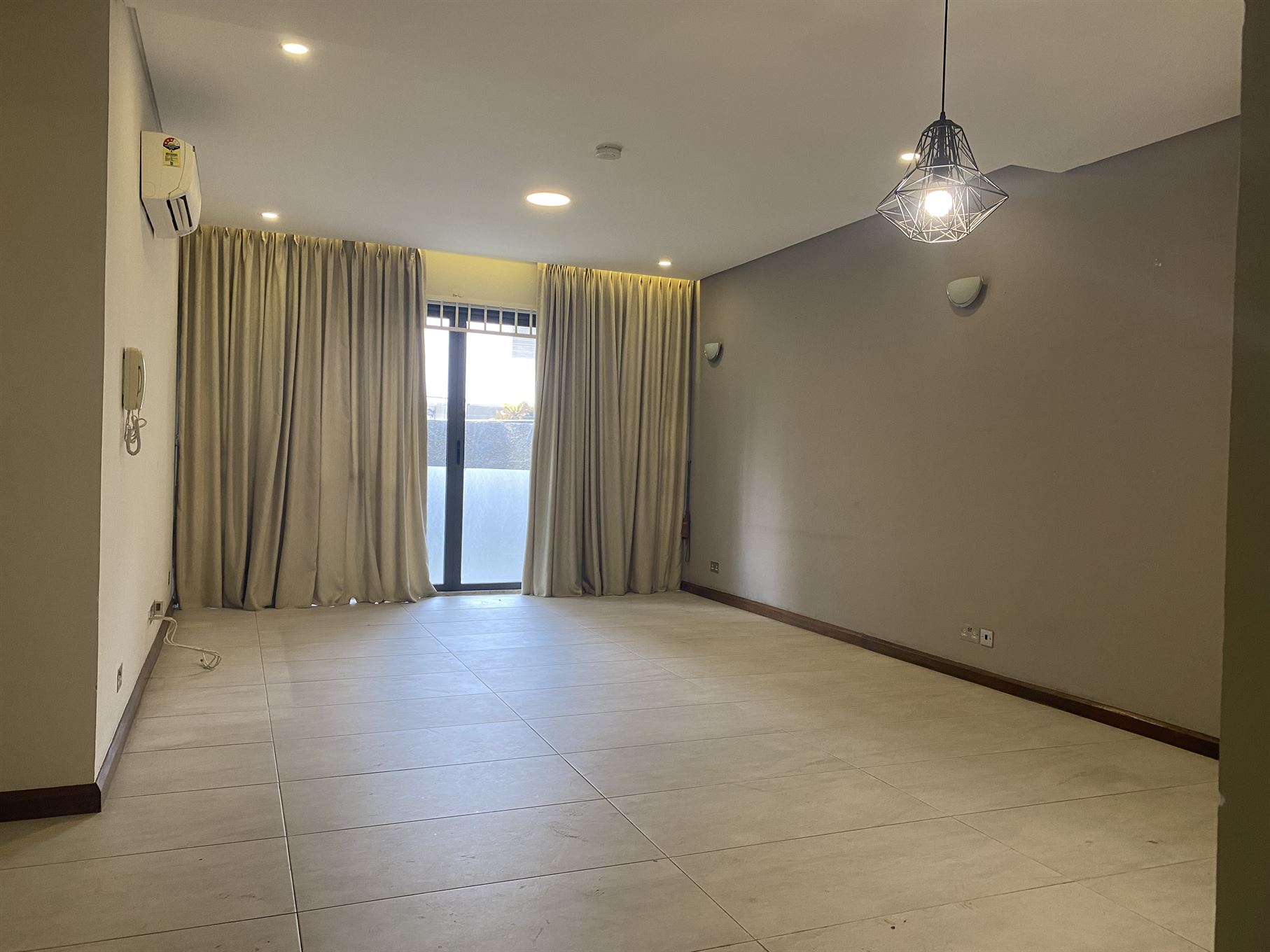 Cliffside Apartment, Airport Residential