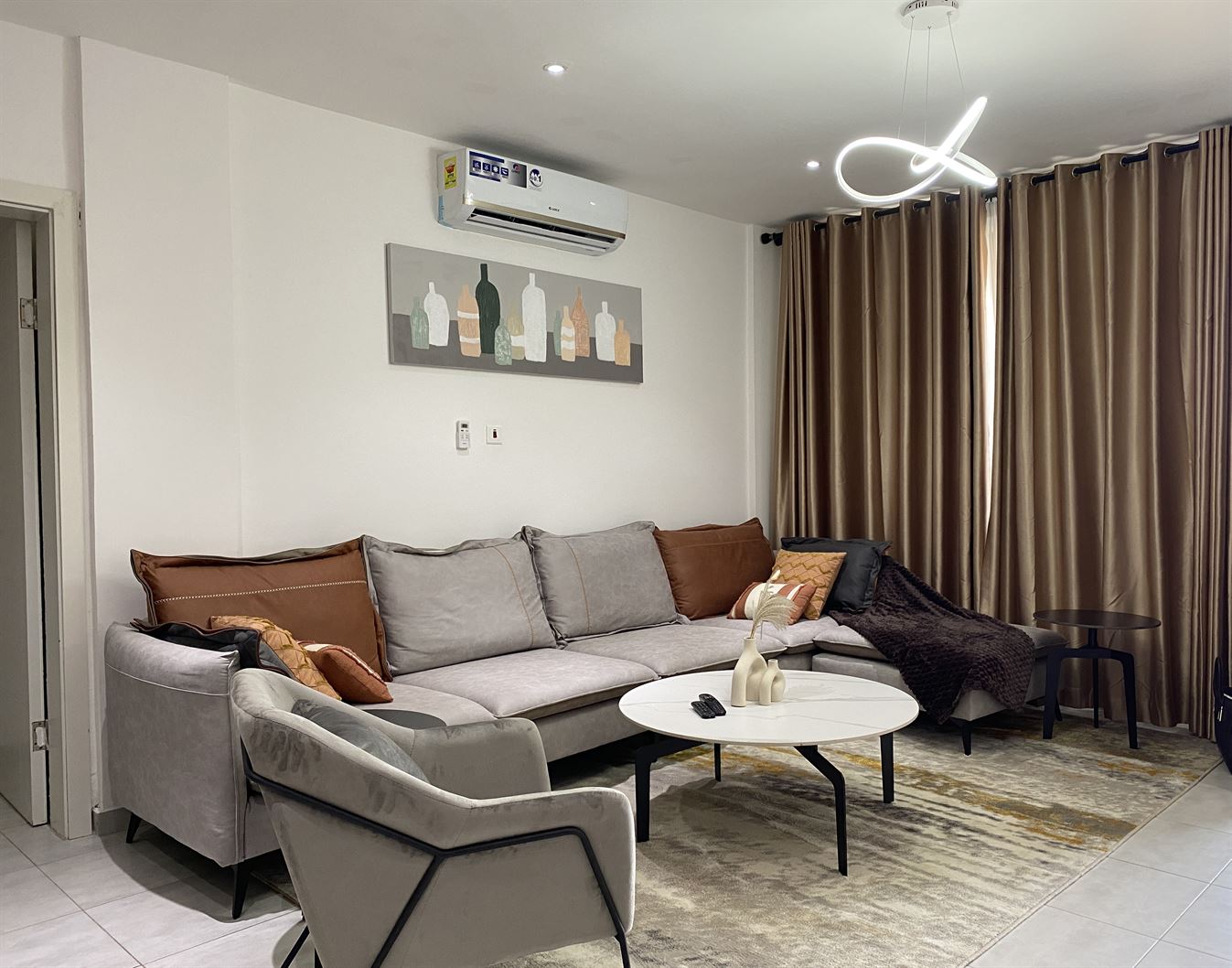 Cliffside Apartment, Airport Residential