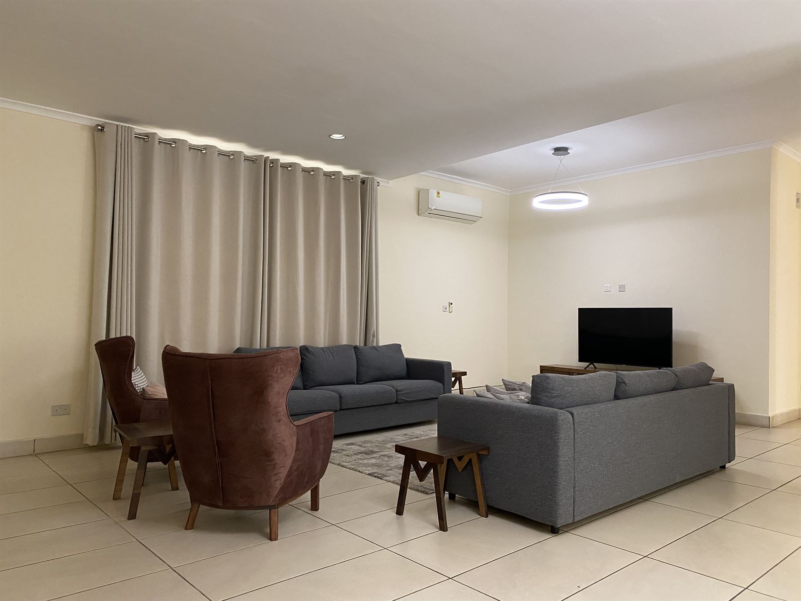 Cliffside Apartment, Airport Residential