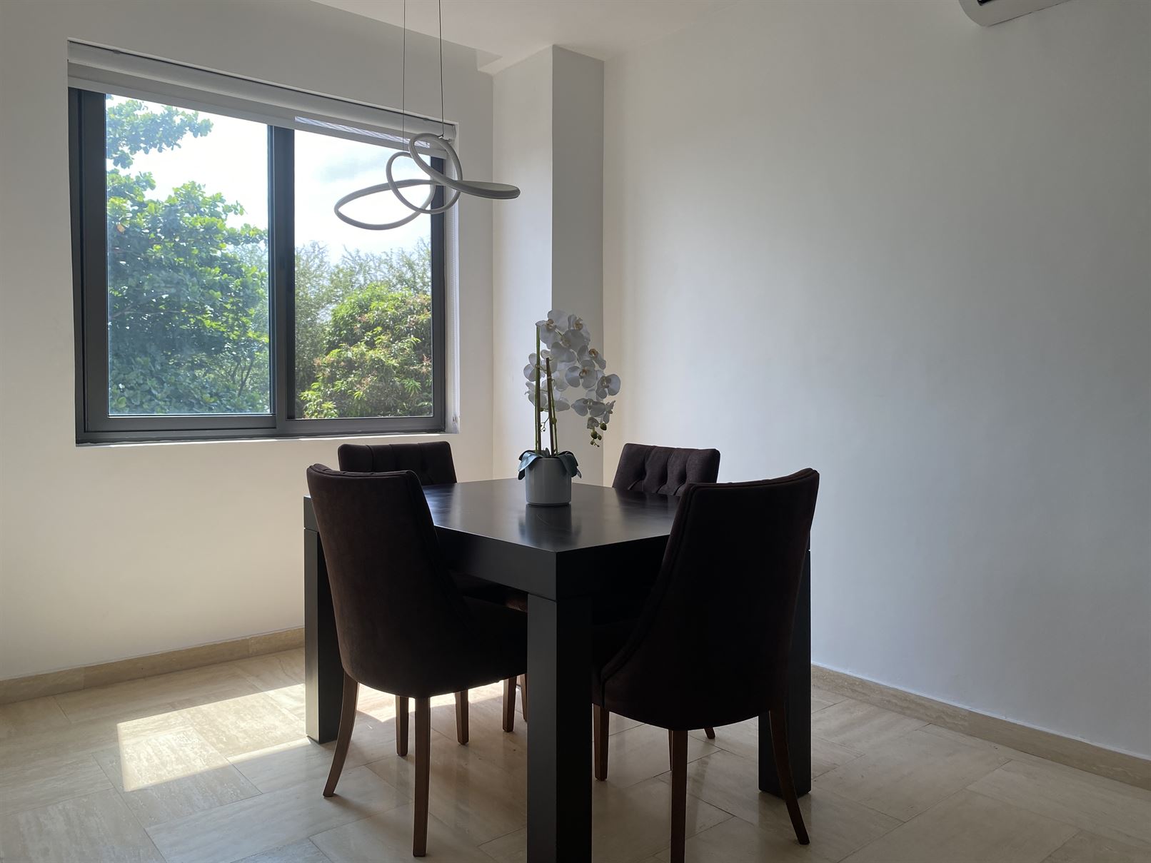 Cliffside Apartment, Airport Residential