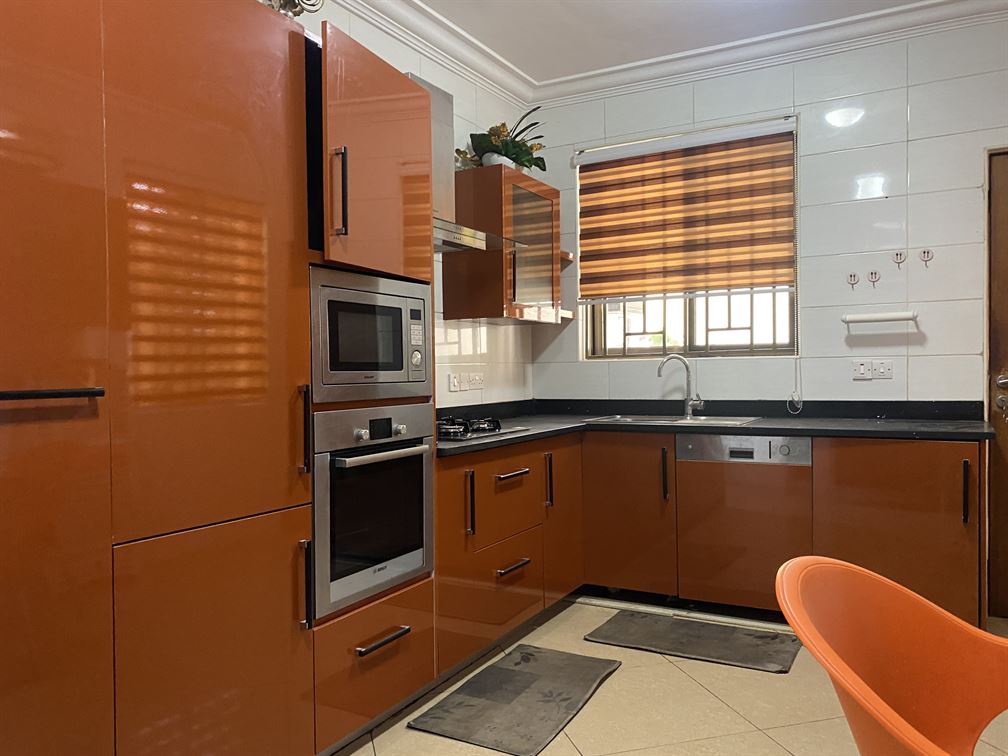 Cliffside Apartment, Airport Residential