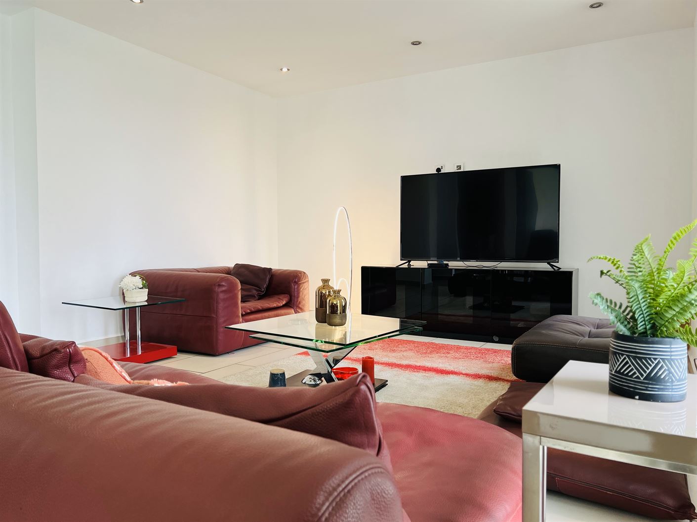 Cliffside Apartment, Airport Residential