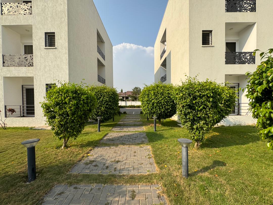 Cliffside Apartment, Airport Residential