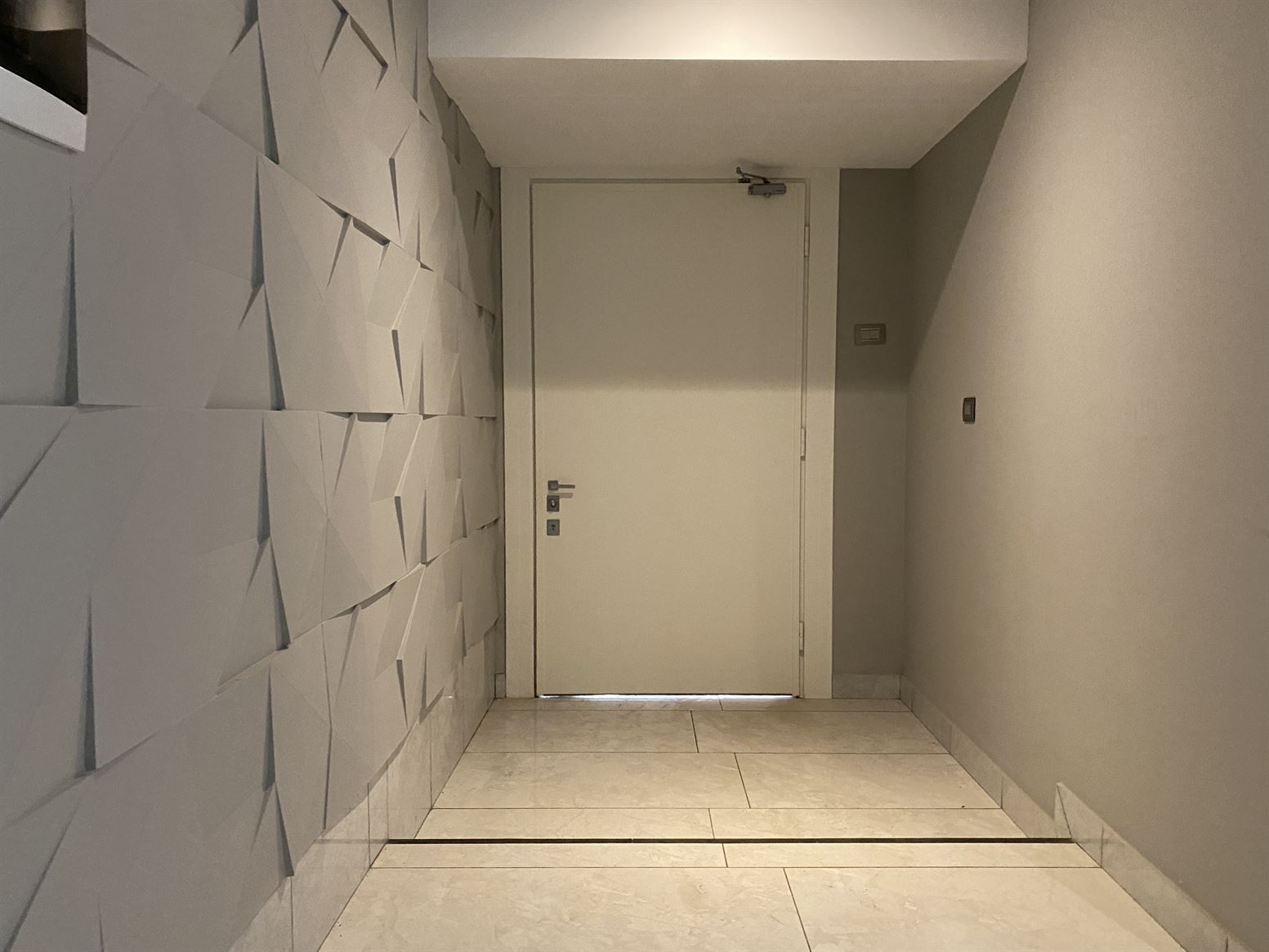 Cliffside Apartment, Airport Residential