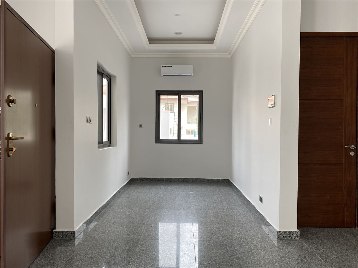 Cliffside Apartment, Airport Residential