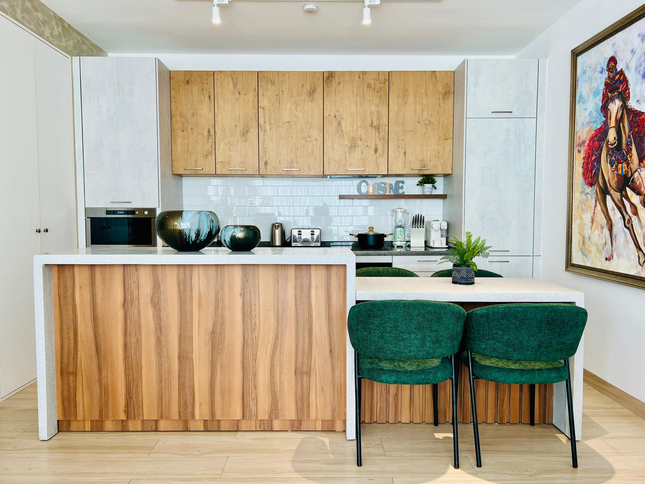Cliffside Apartment, Airport Residential