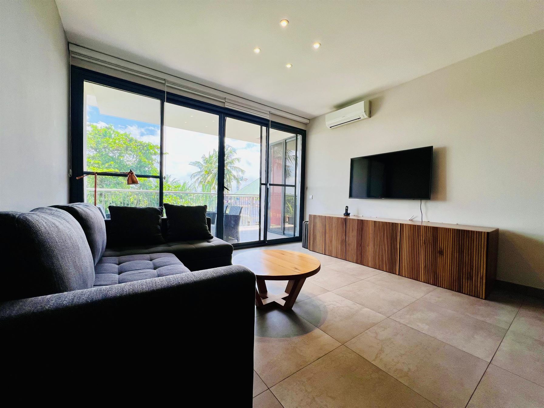Cliffside Apartment, Airport Residential