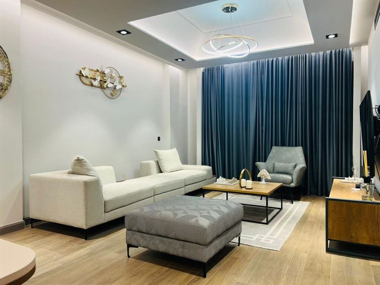 Cliffside Apartment, Airport Residential
