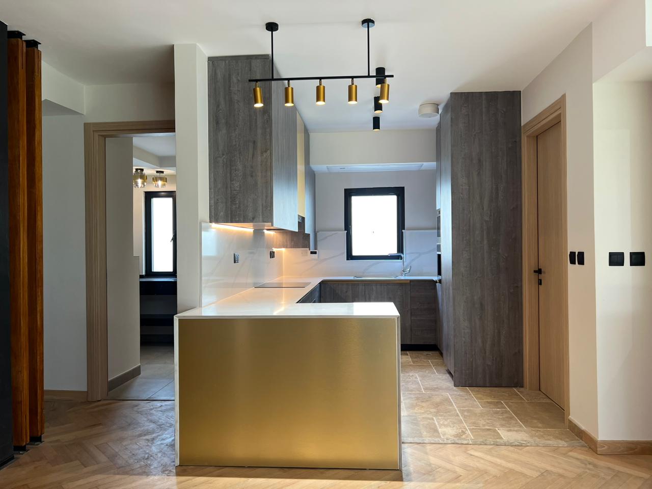 Cliffside Apartment, Airport Residential