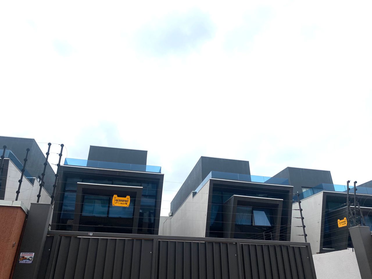 Cliffside Apartment, Airport Residential