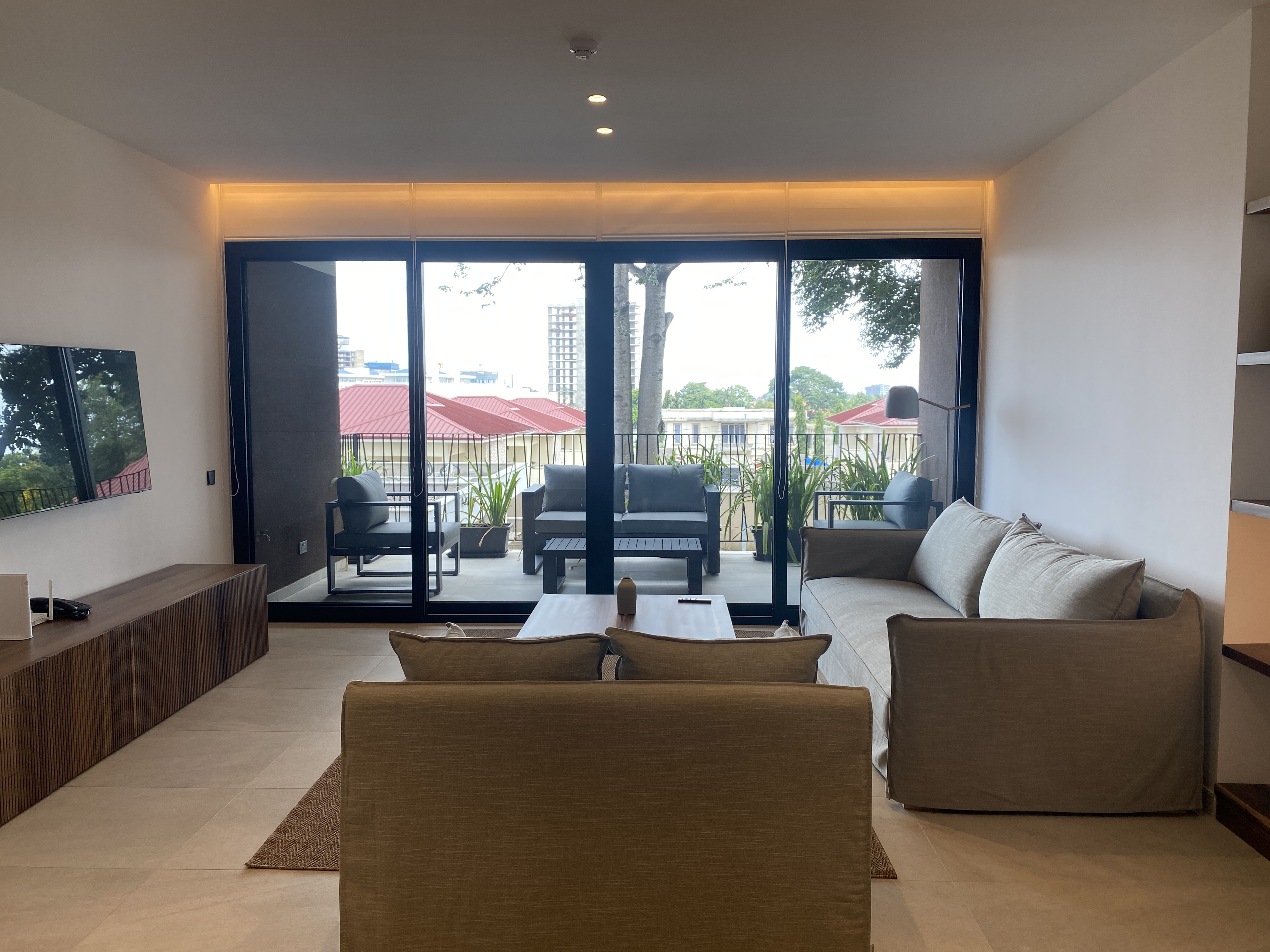 Cliffside Apartment, Airport Residential