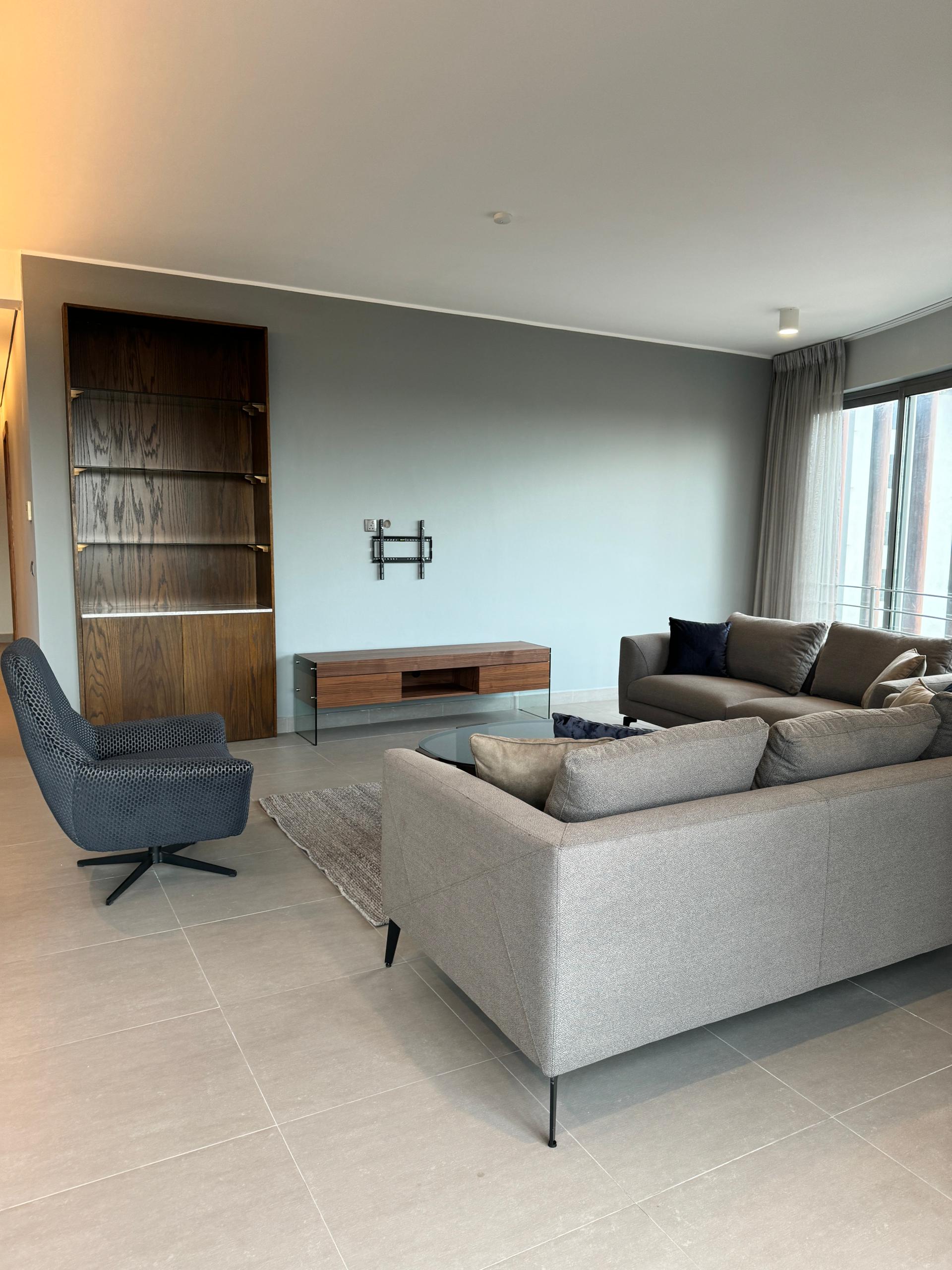 Cliffside Apartment, Airport Residential
