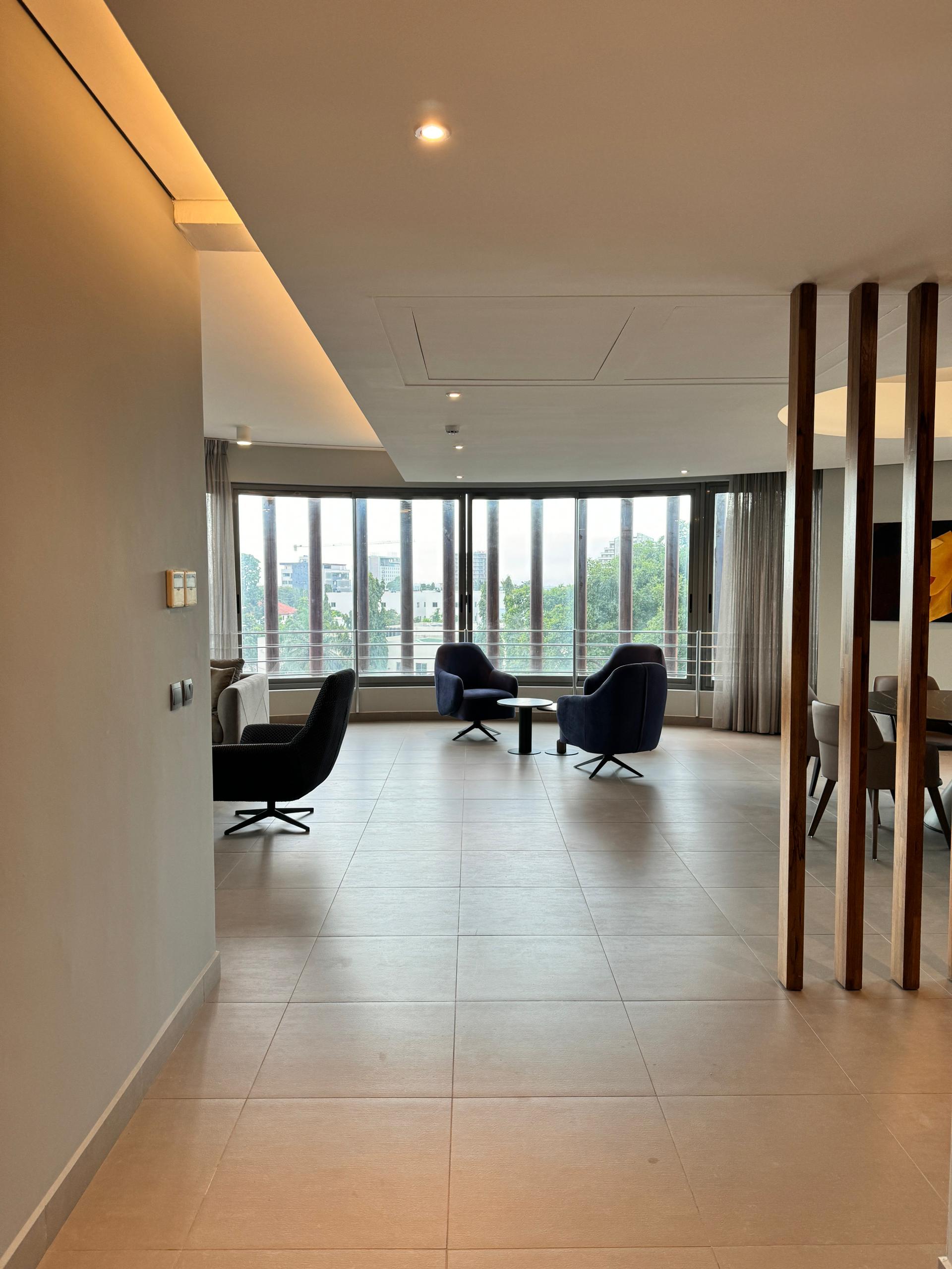 Cliffside Apartment, Airport Residential