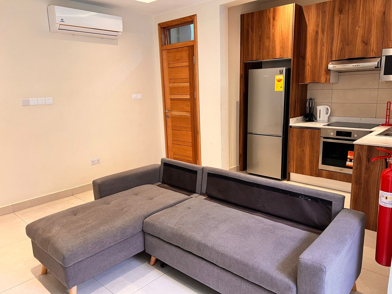 Cliffside Apartment, Airport Residential