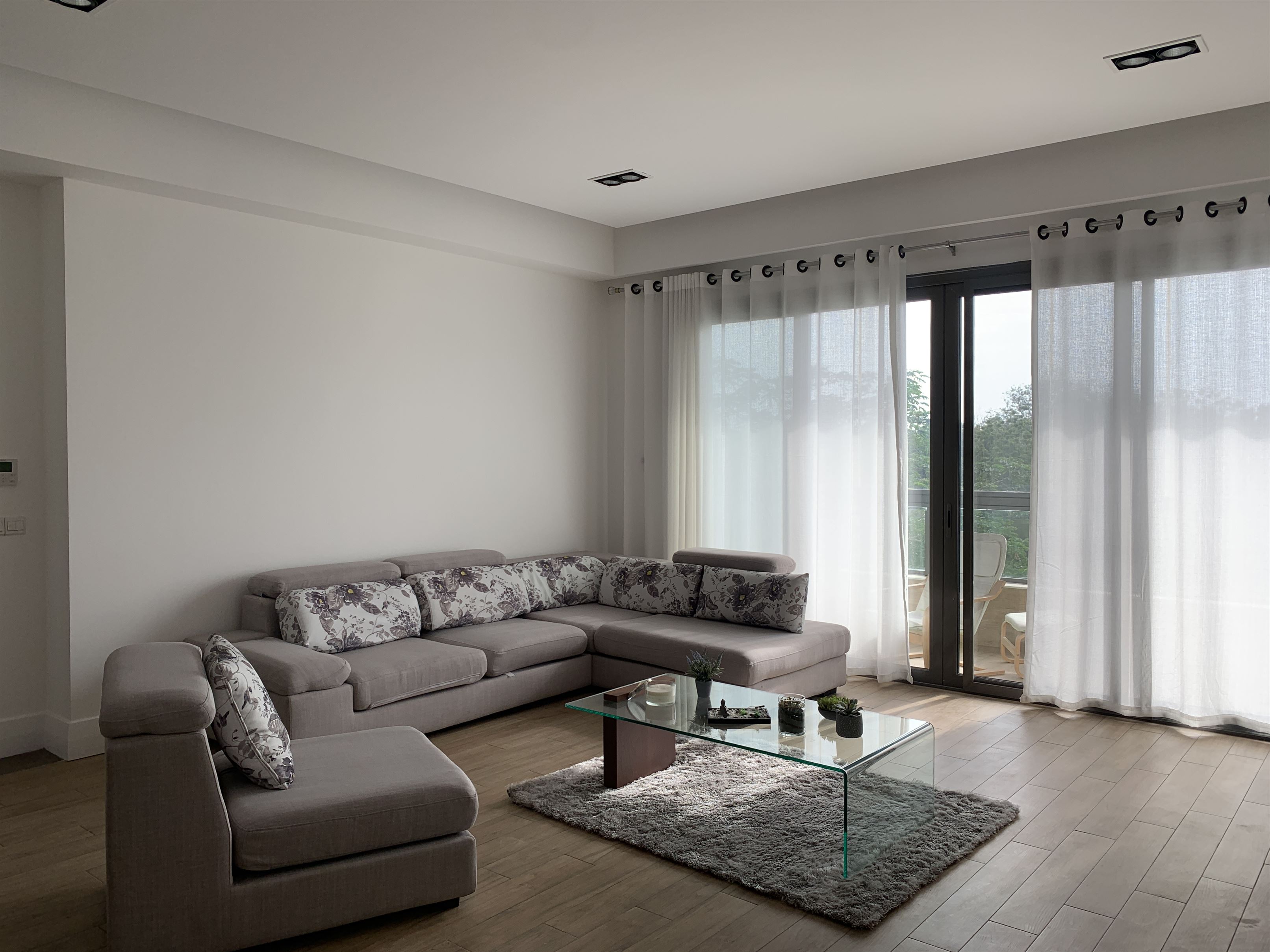 Cliffside Apartment, Airport Residential