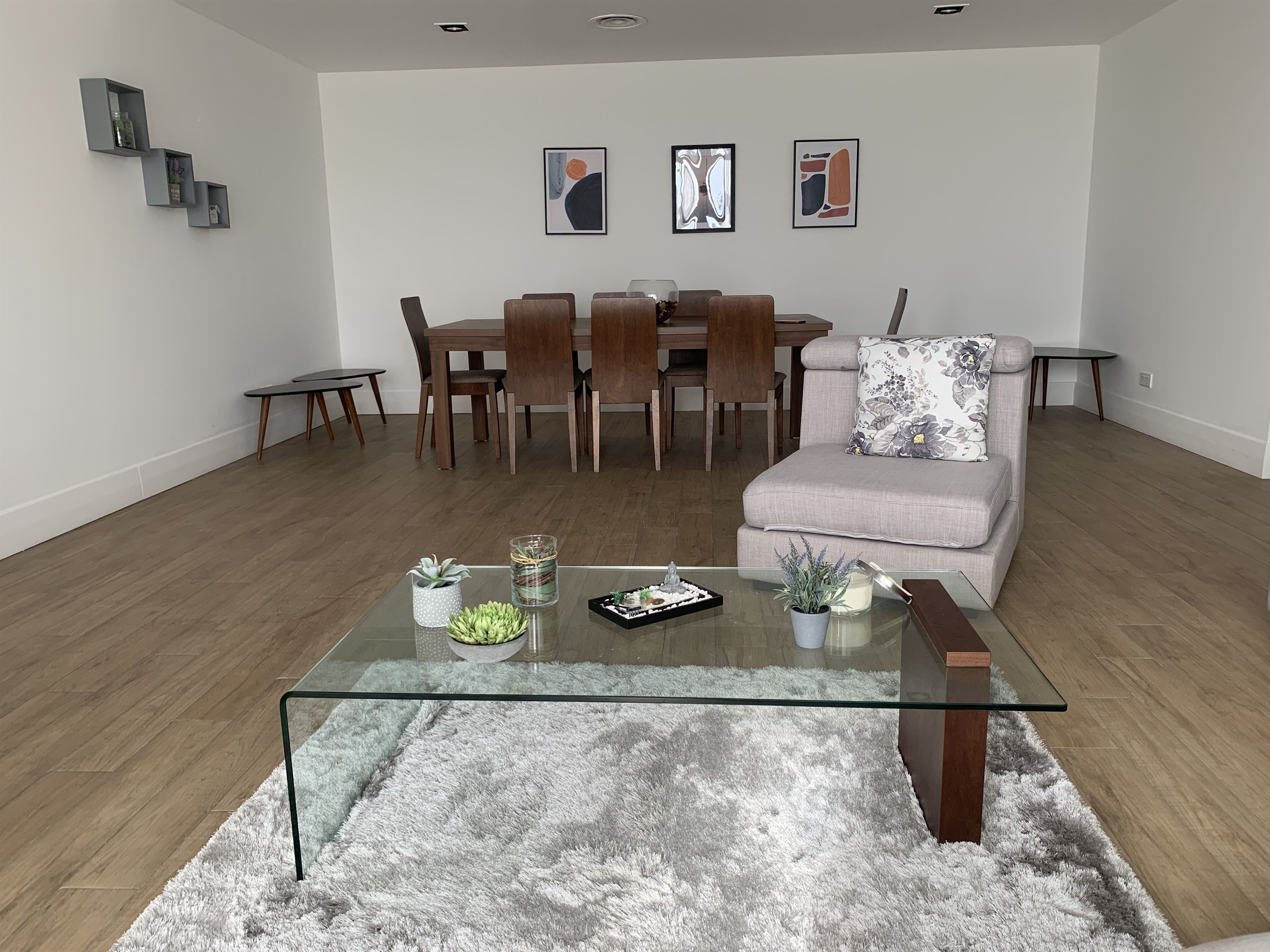 Cliffside Apartment, Airport Residential