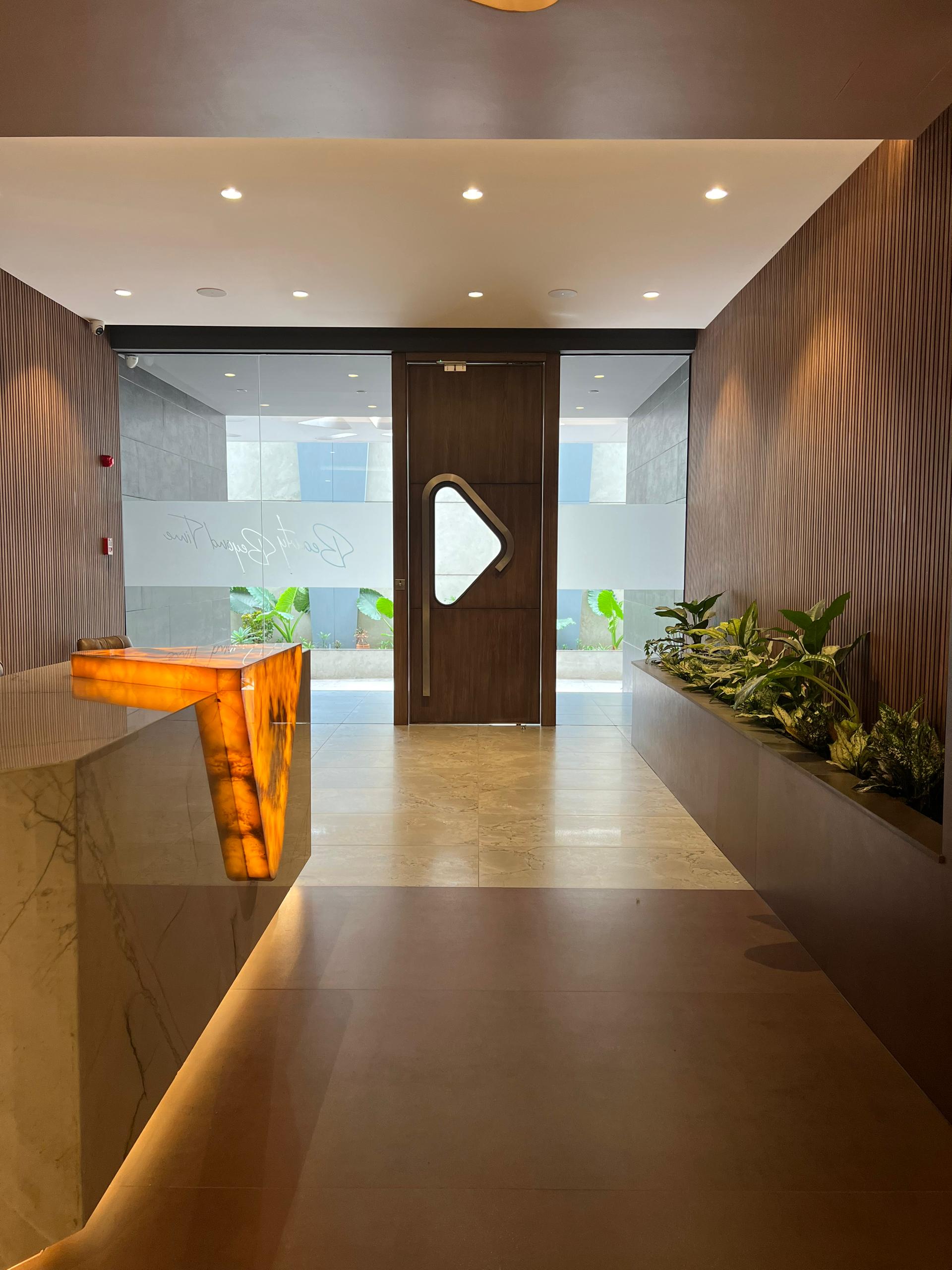 Cliffside Apartment, Airport Residential