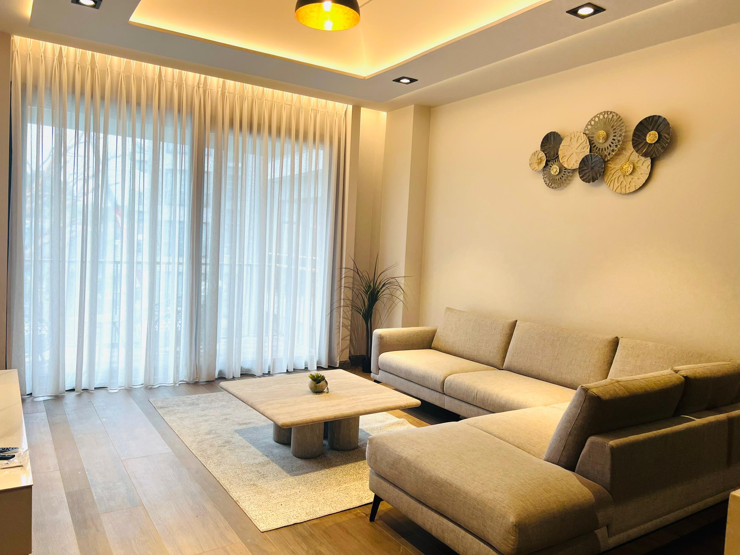 Cliffside Apartment, Airport Residential